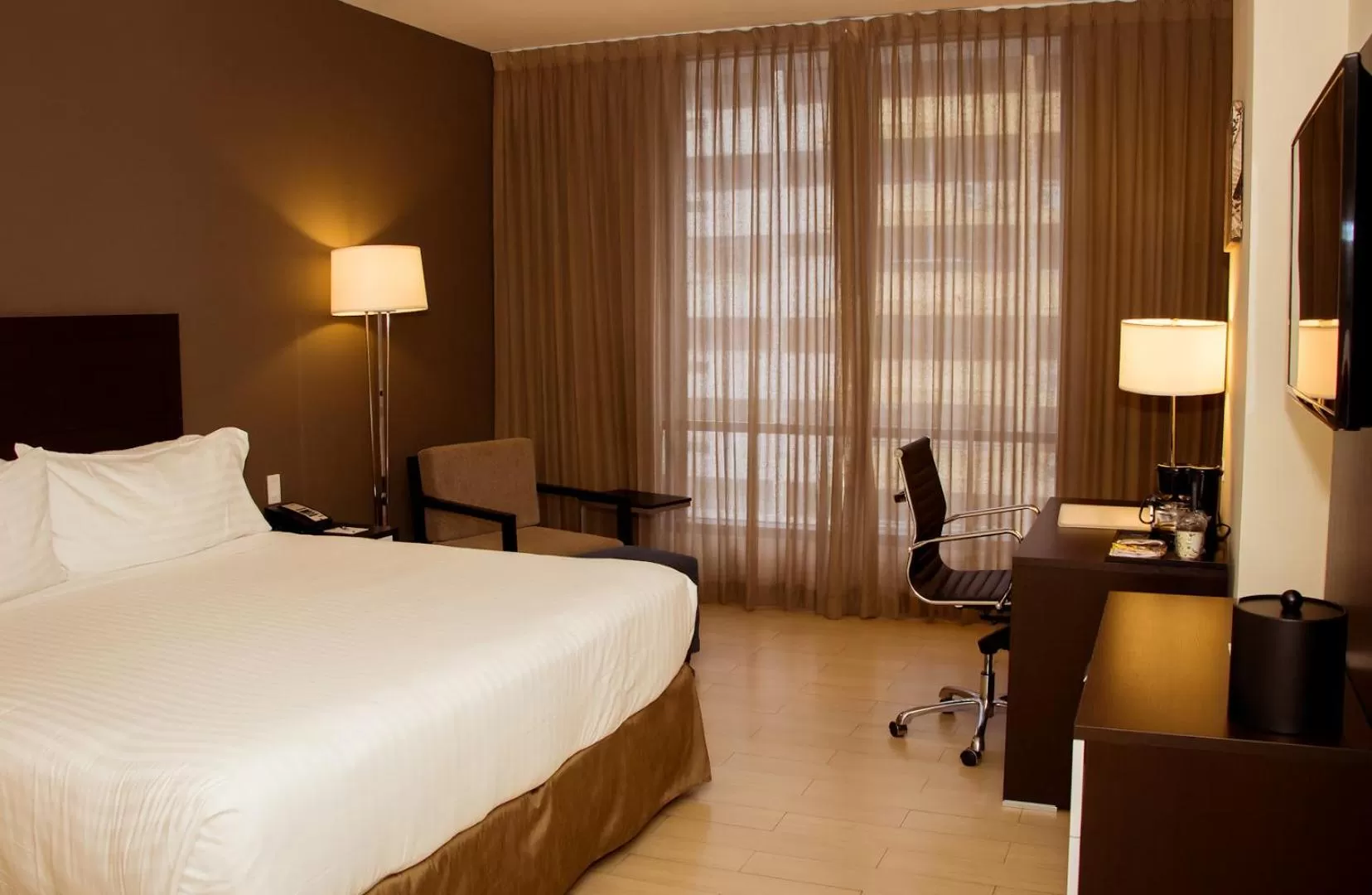 Bed in Holiday Inn Panama Distrito Financiero by IHG