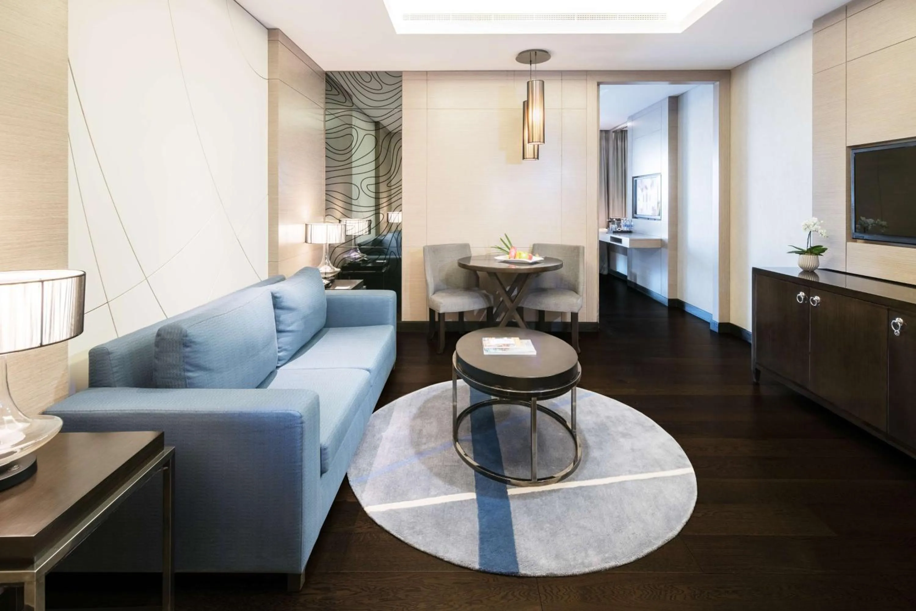 Living room in Radisson Collection Muscat, Hormuz Grand