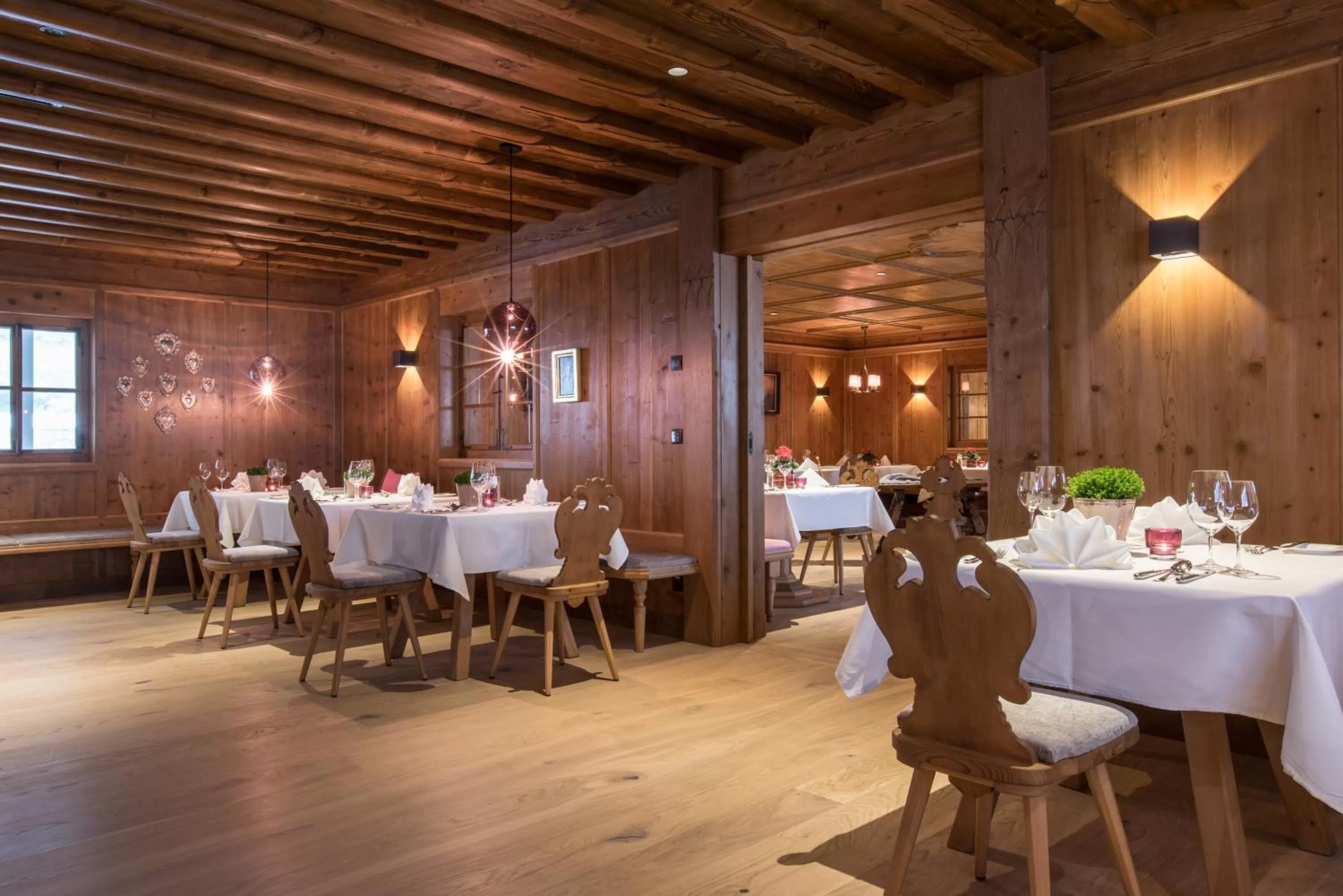 Restaurant/places to eat in ElisabethHotel Premium Private Retreat- Adults only