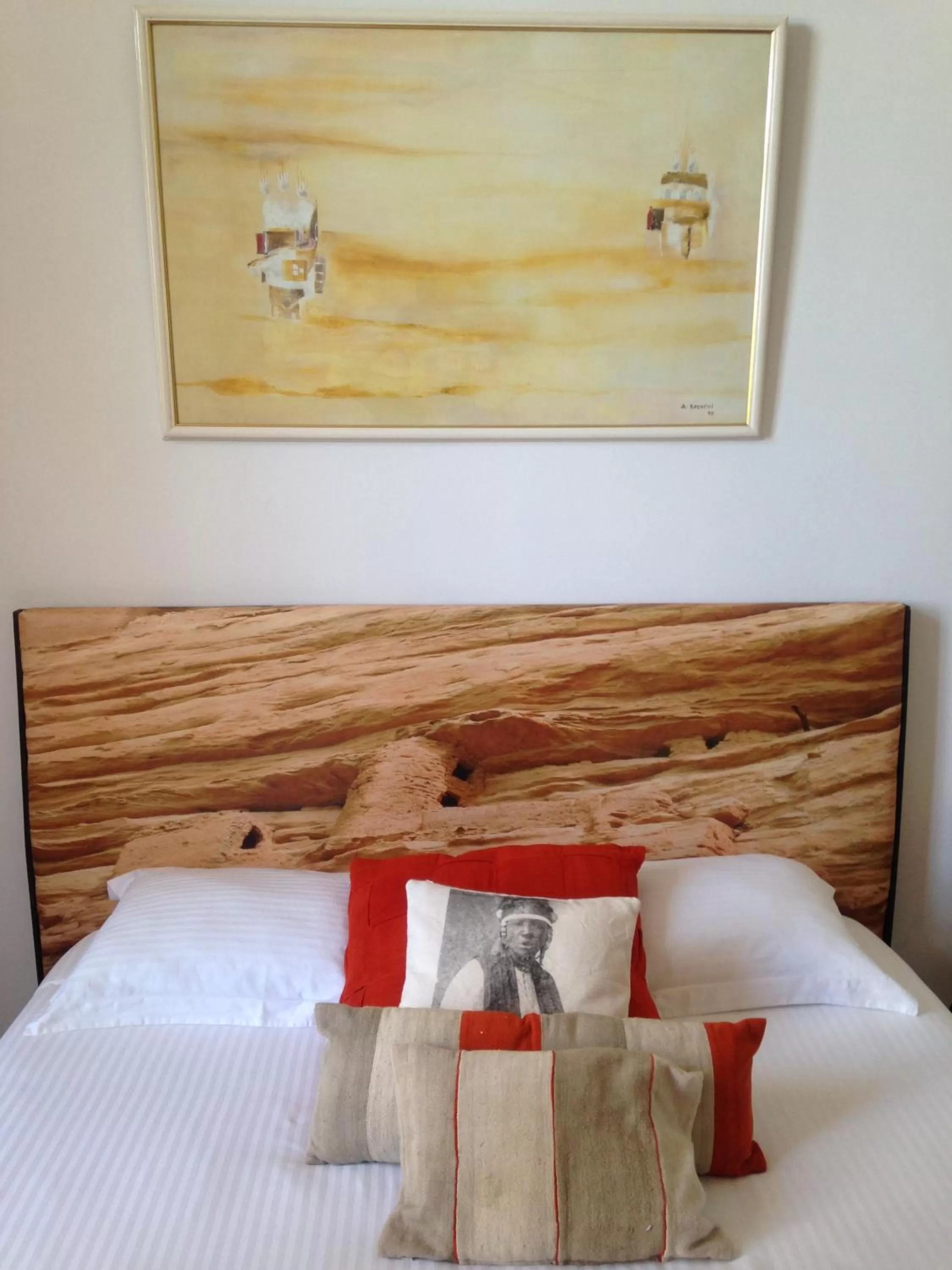 Bed in Nyéléni maison sahel