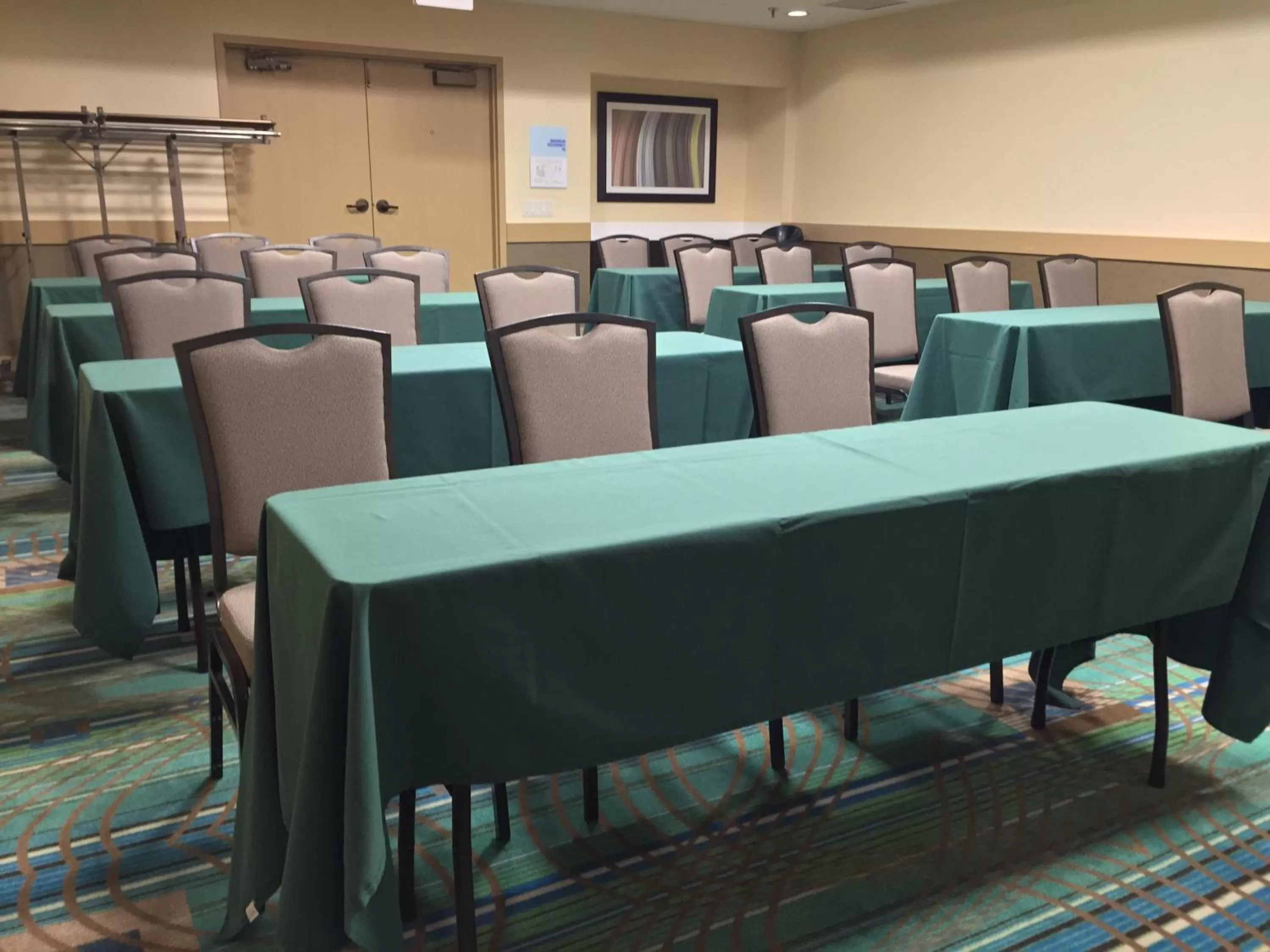Meeting/conference room in Holiday Inn Express Chicago NW - Arlington Heights by IHG