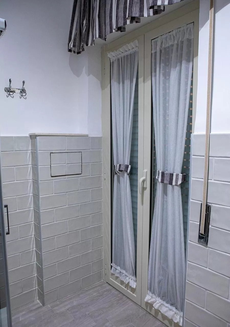 Shower, Bathroom in zuroli suite