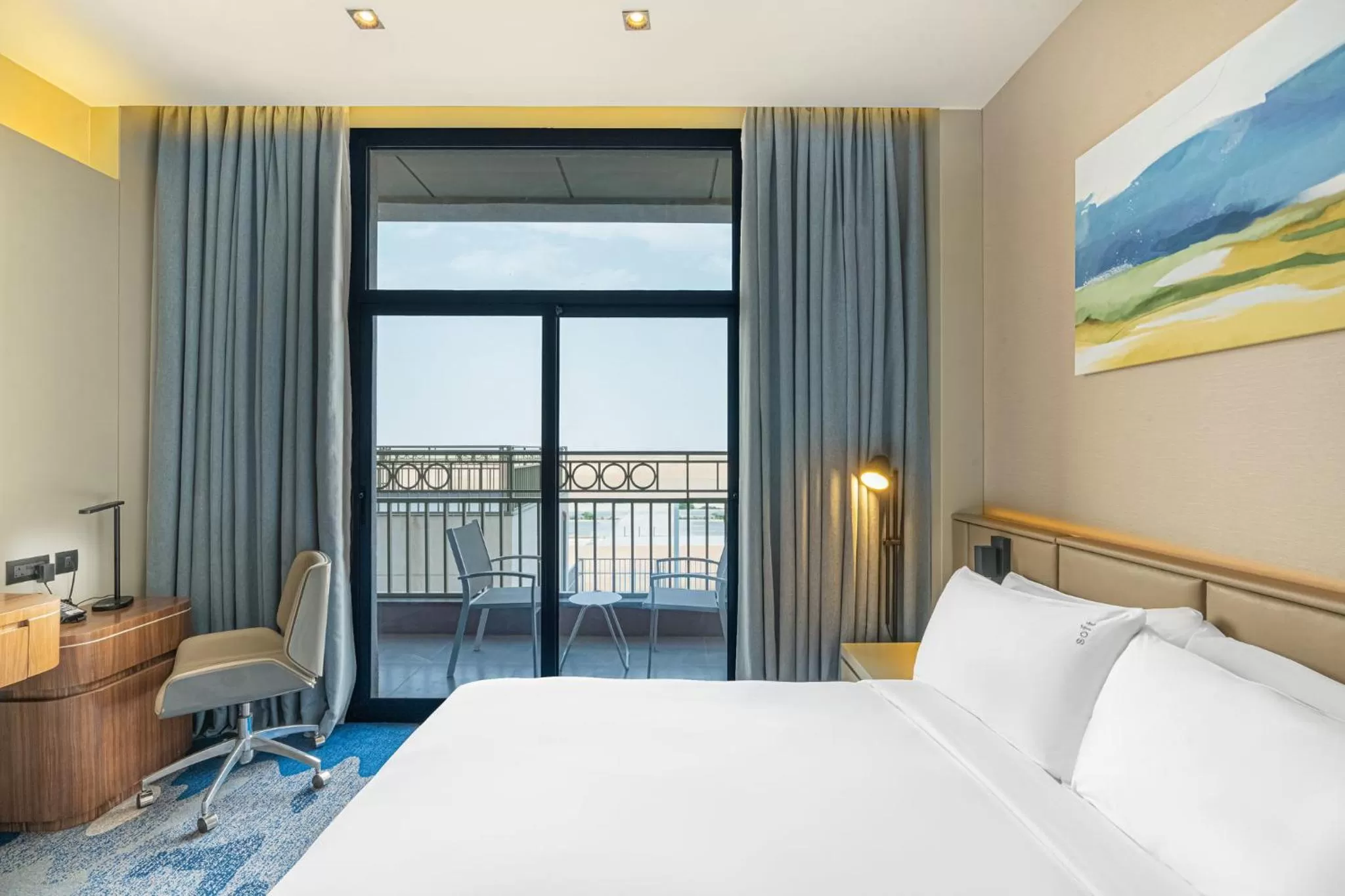 Photo of the whole room, Bed in Holiday Inn Riyadh The Business District by IHG