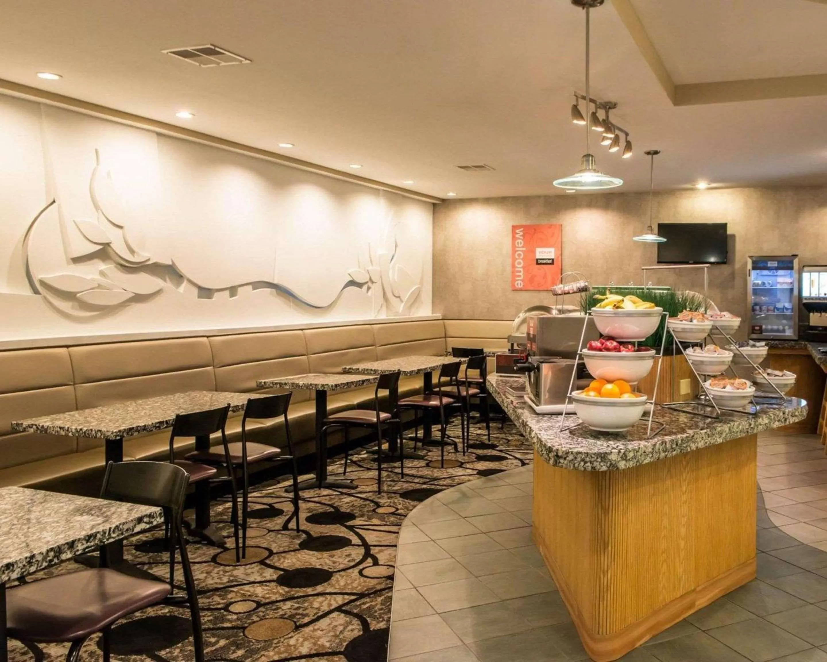 Restaurant/places to eat in Comfort Suites Monroeville - Pittsburgh East