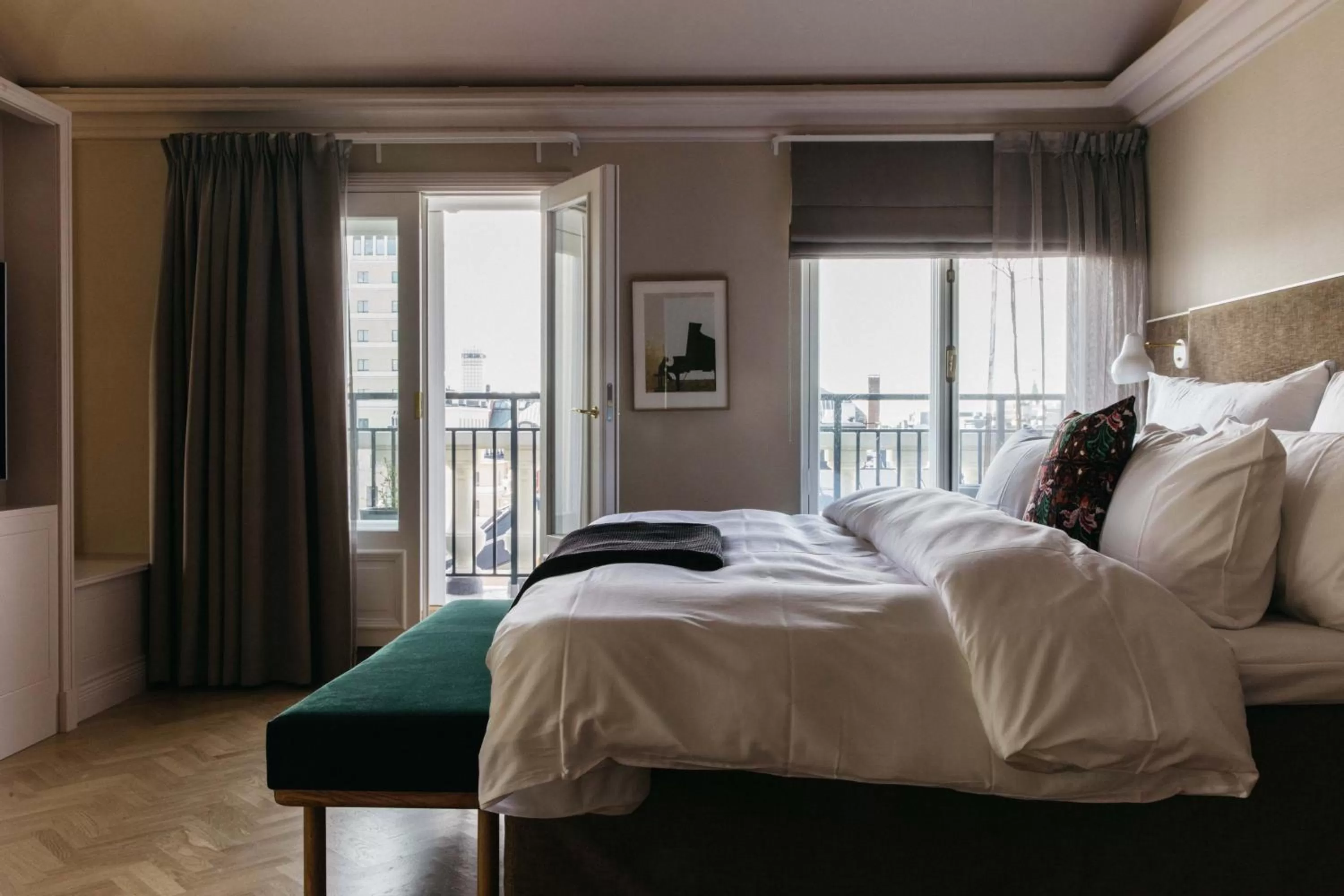 Bedroom, Bed in Hotel St. George Helsinki