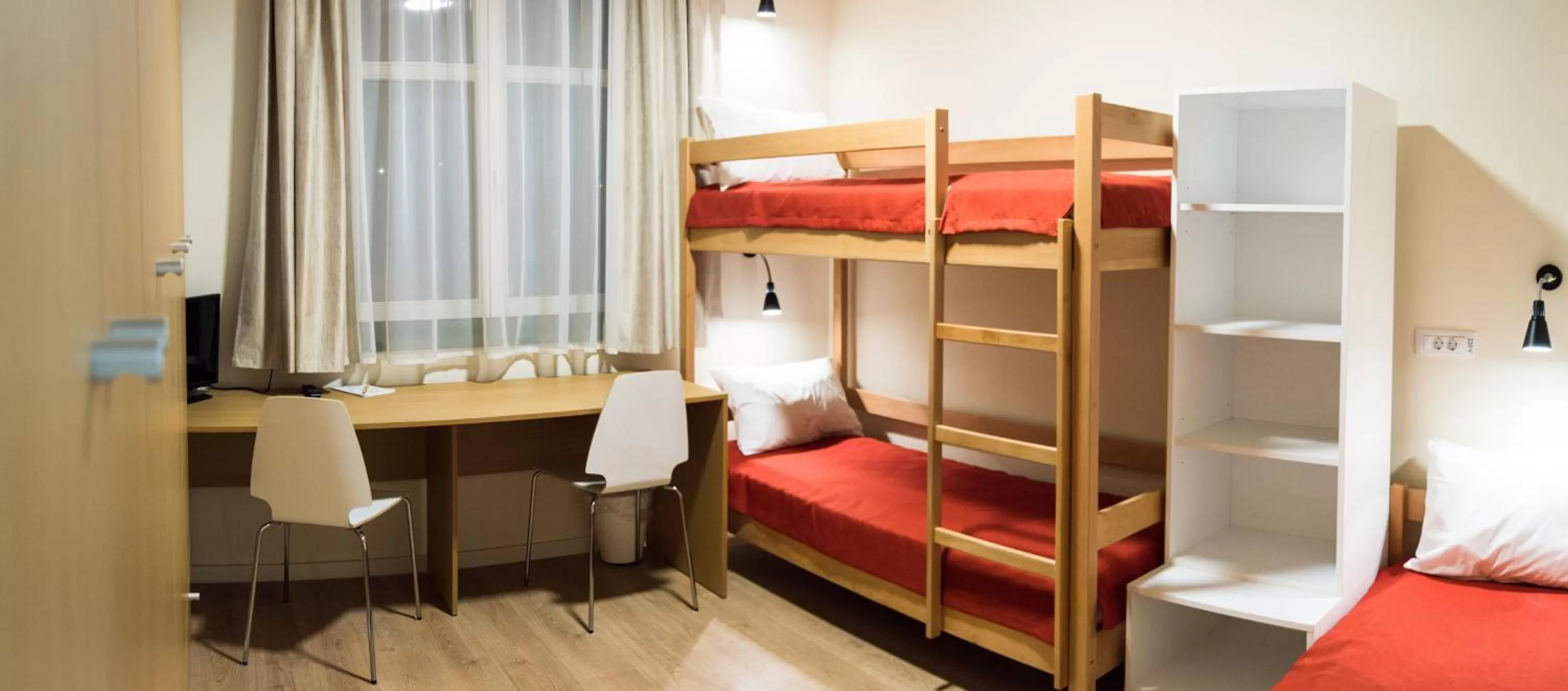 bunk bed, Bed in Fidelitas Hotel