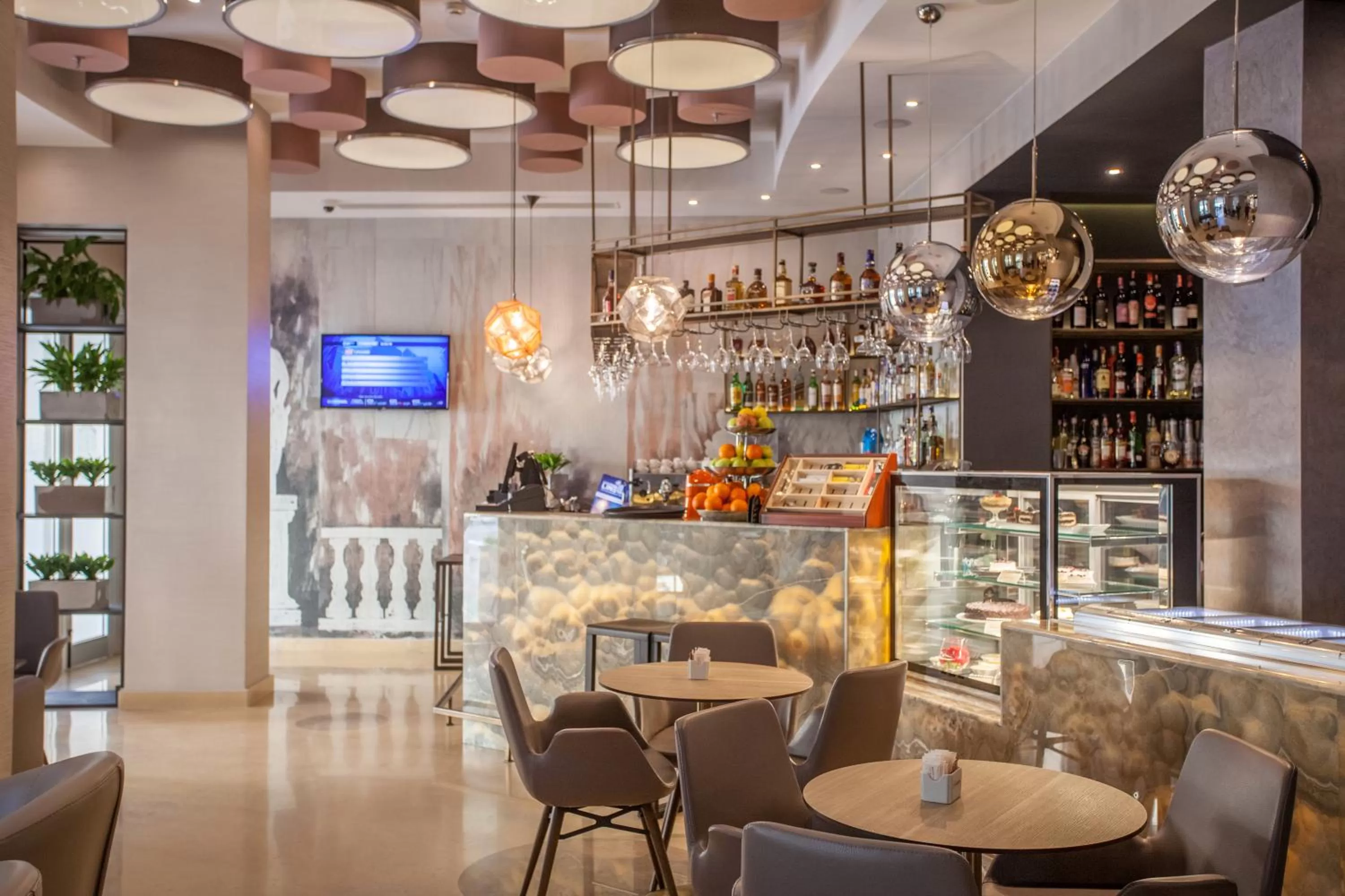 Lounge or bar in Hotel Colosseo Tirana