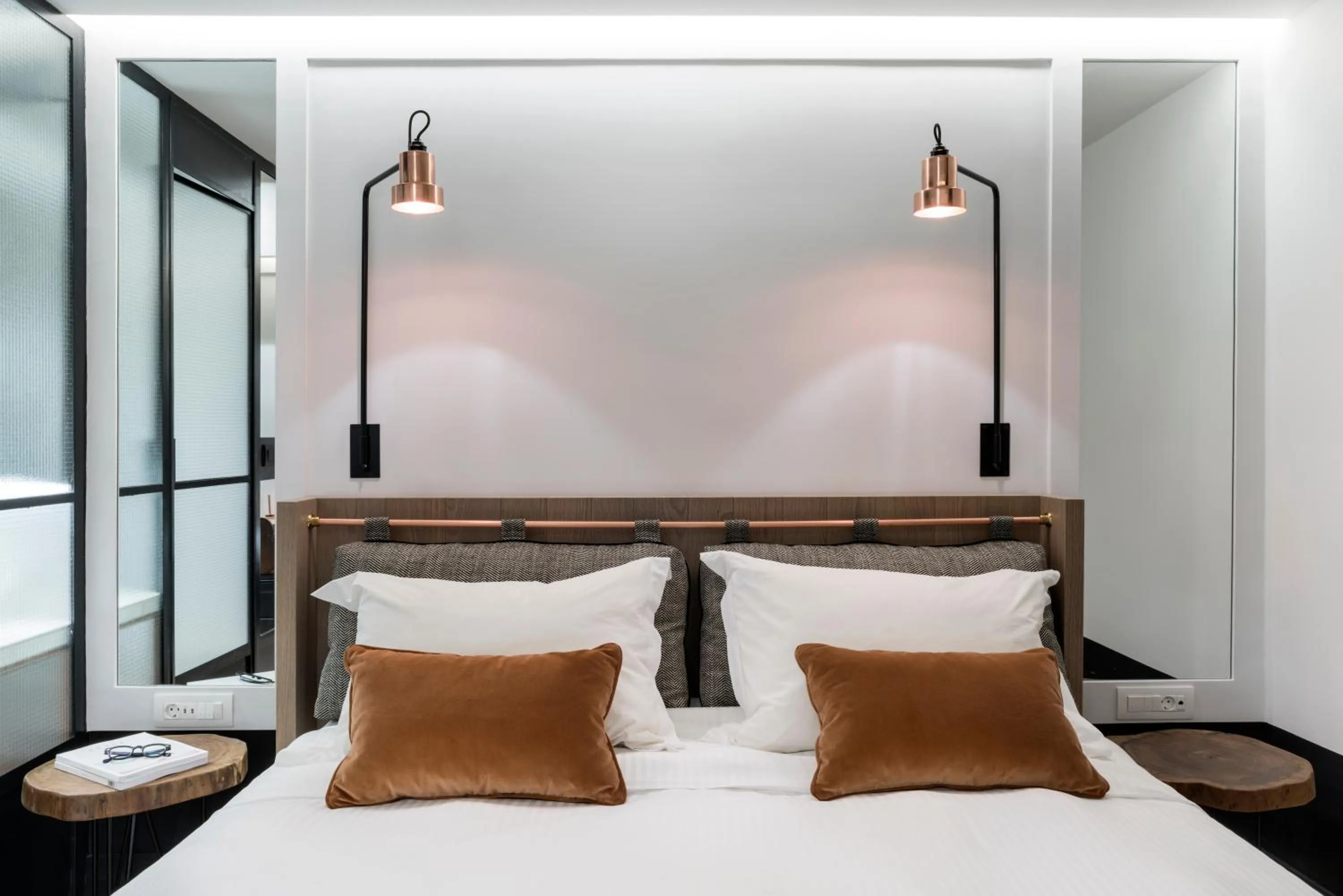 Bed in Niki Athens Hotel