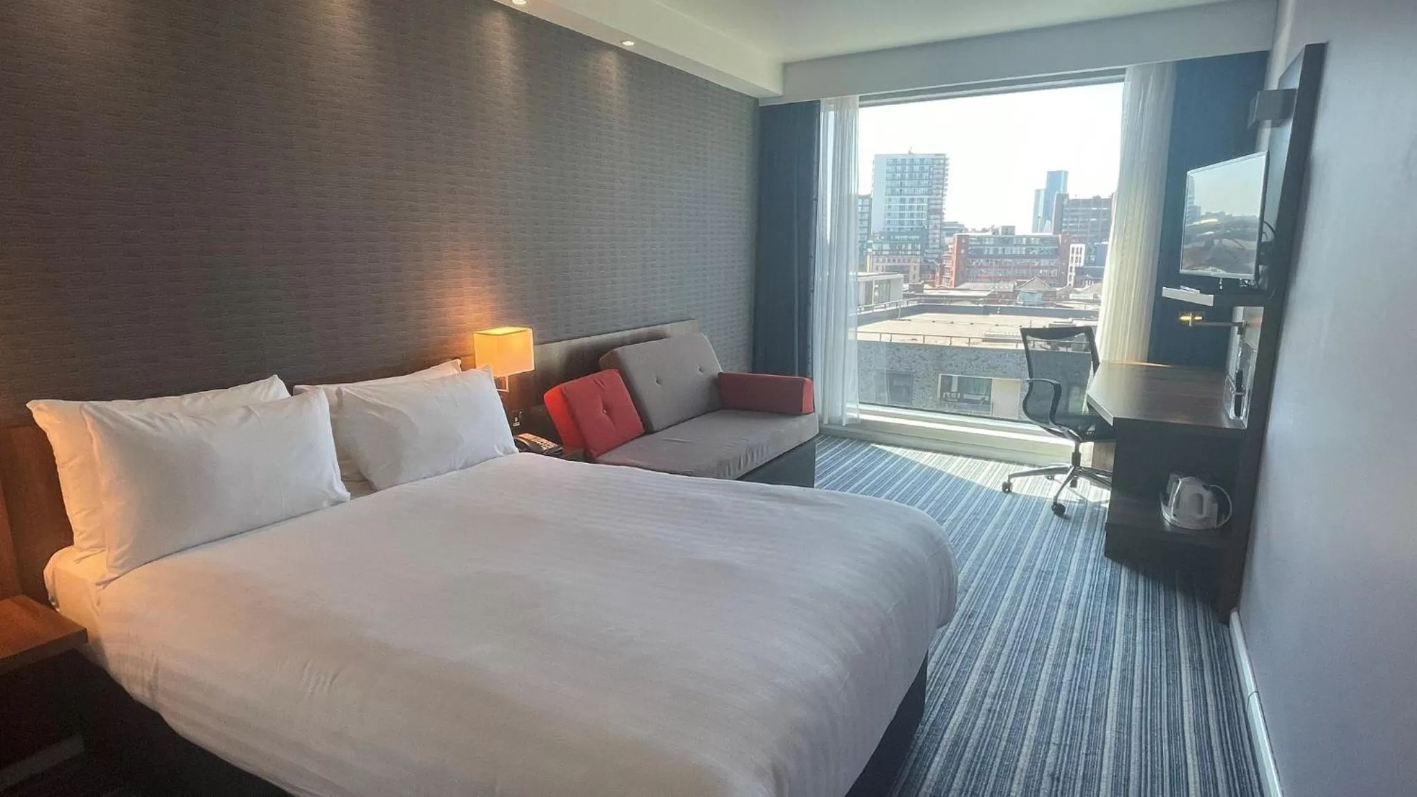 Photo of the whole room, Bed in Holiday Inn Express Manchester City Centre Arena by IHG
