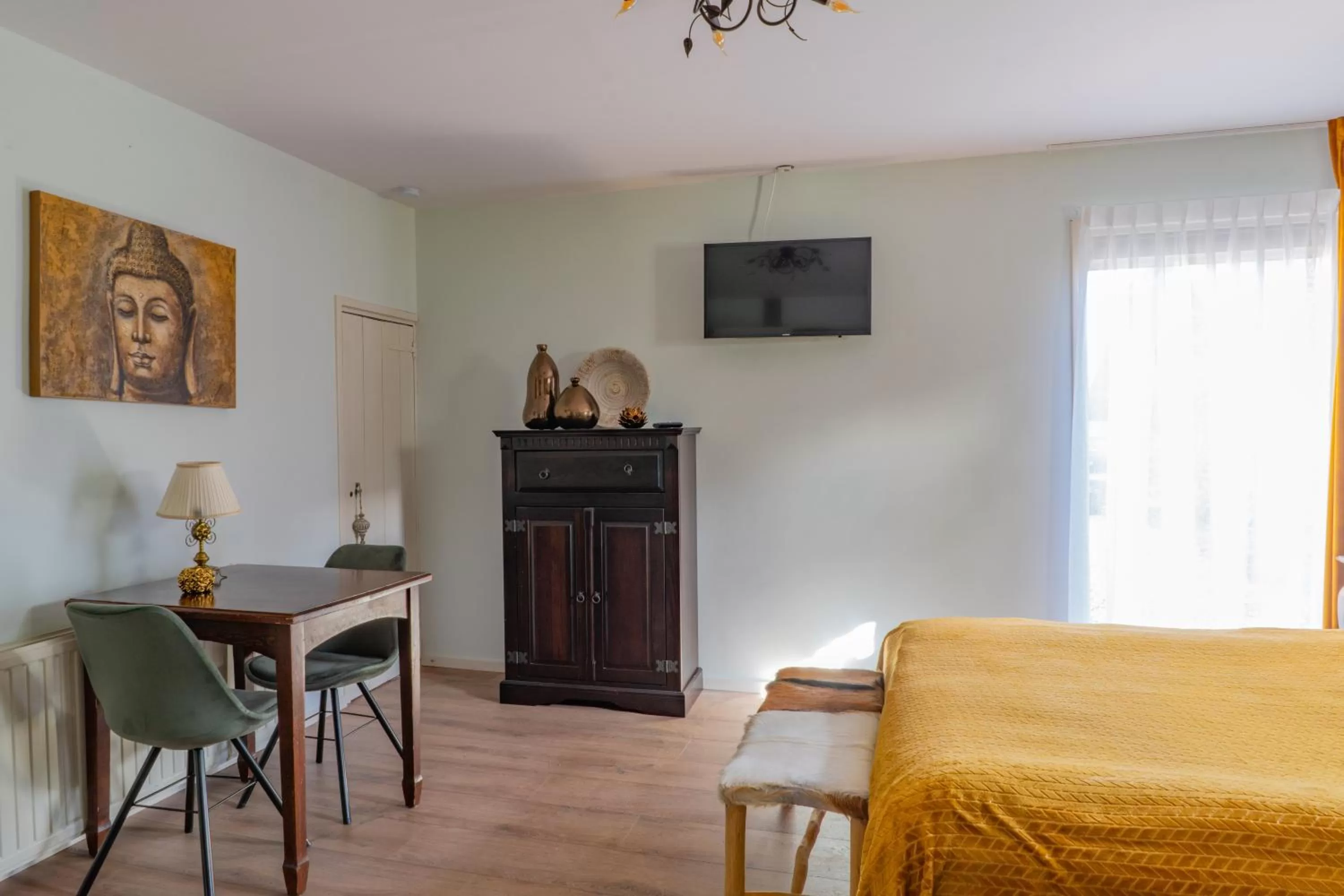 TV/Entertainment Center in B&B De Buren