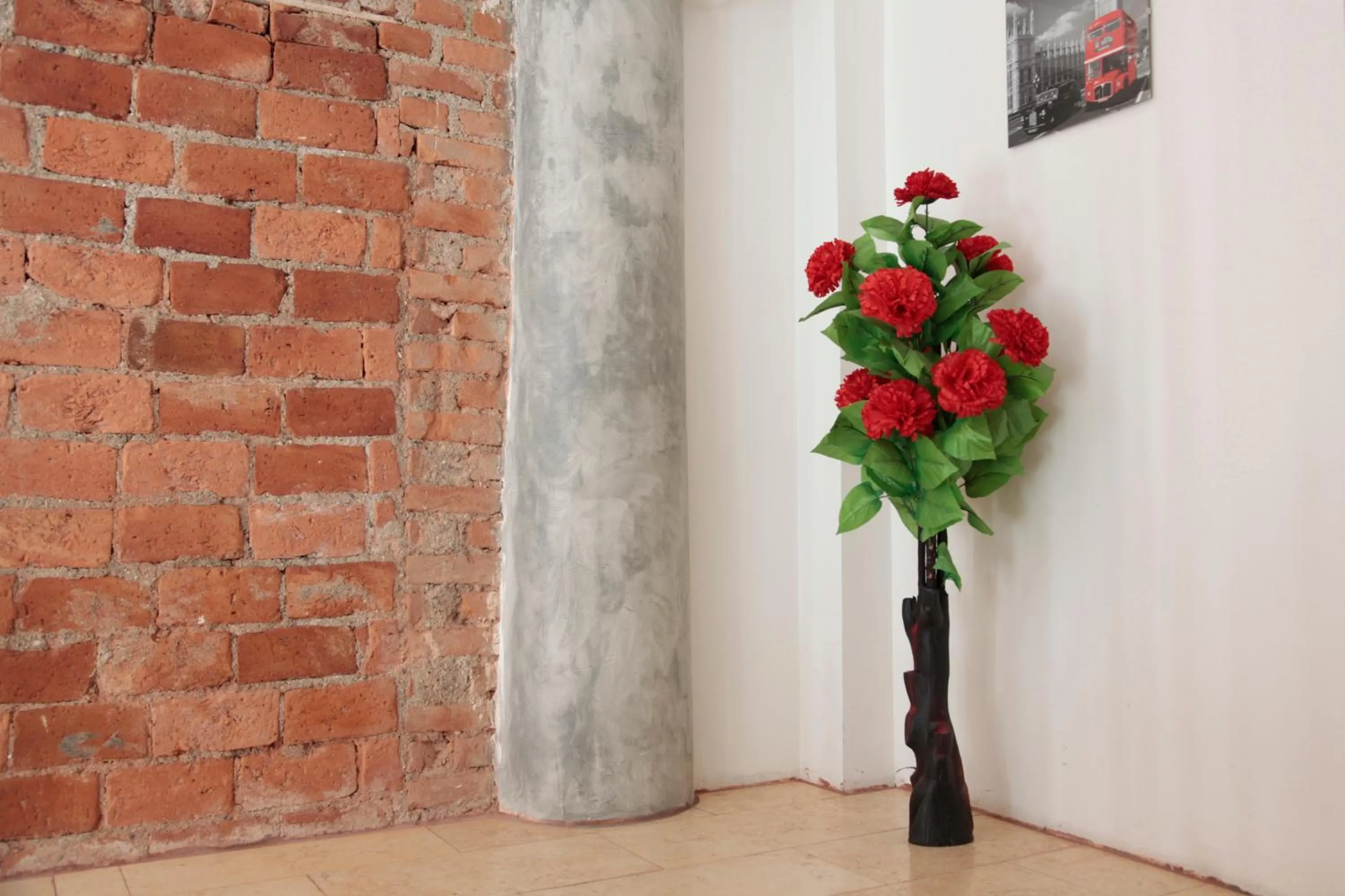 Facade/entrance in HOTEL Poma