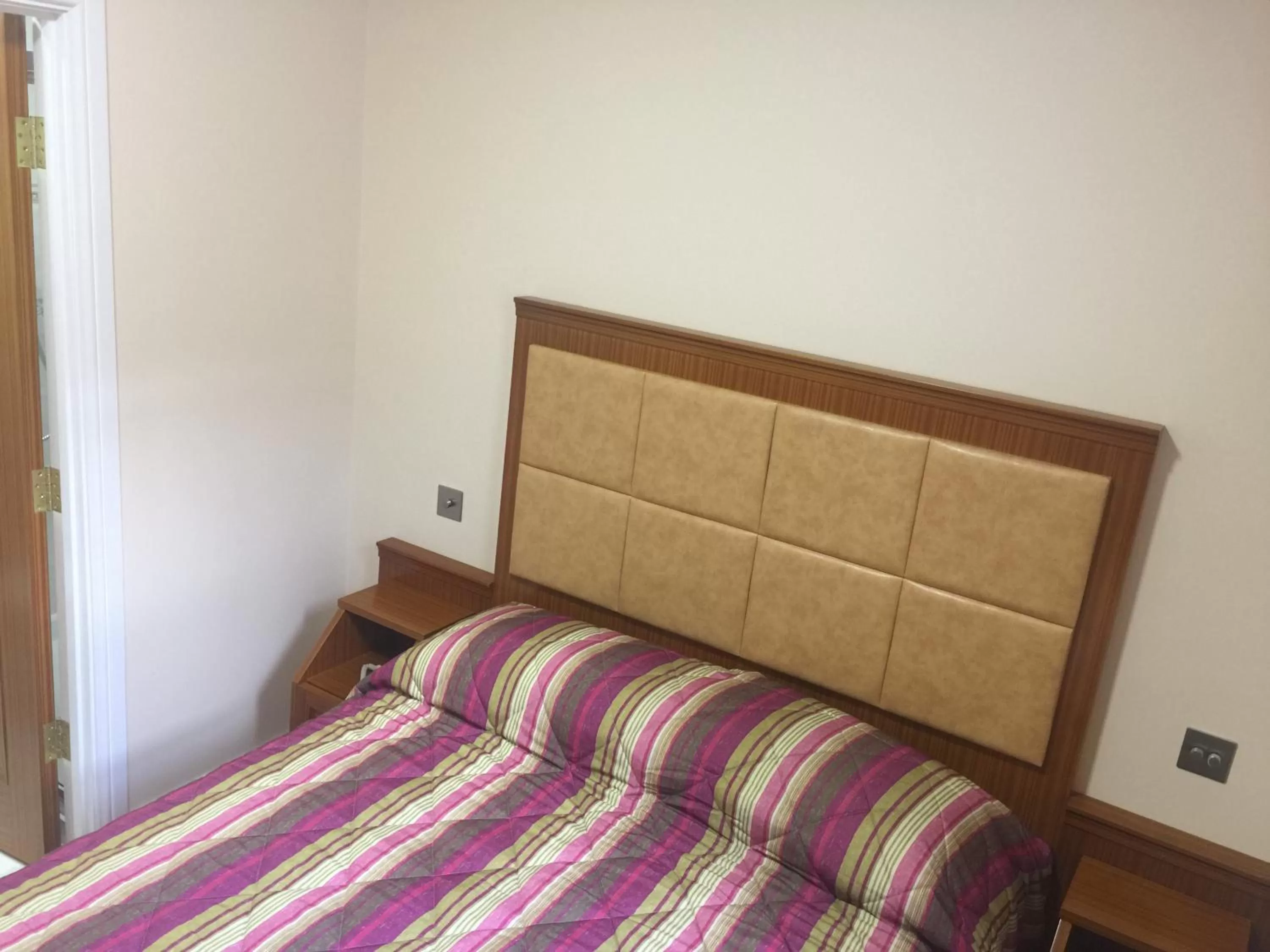 Bed in White House Hotel