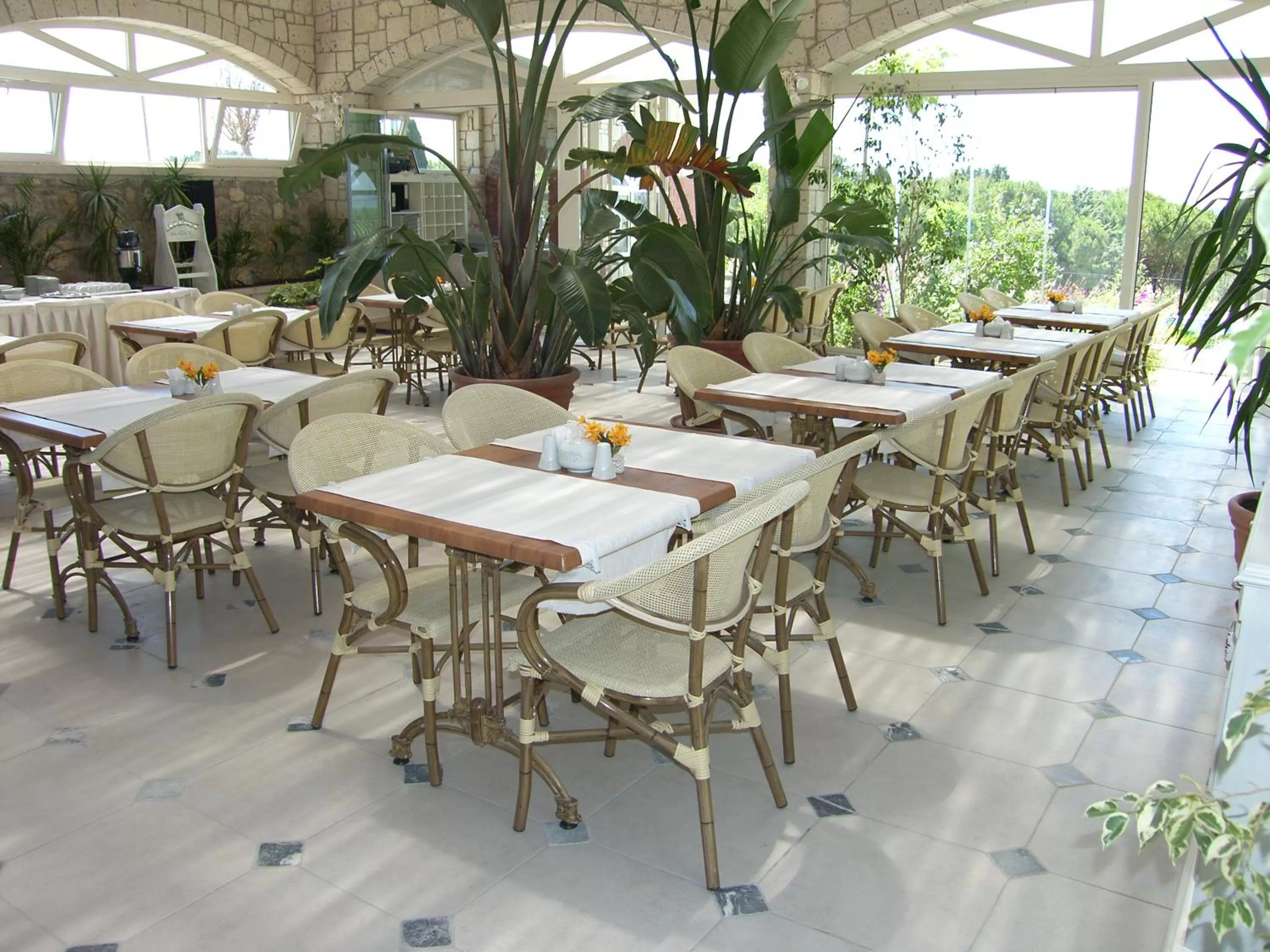 Restaurant/Places to Eat in Dolina Hotel