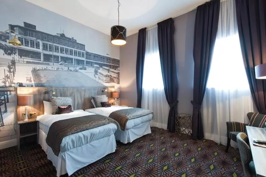 Shower, Bed in The Saxon Crown Wetherspoon