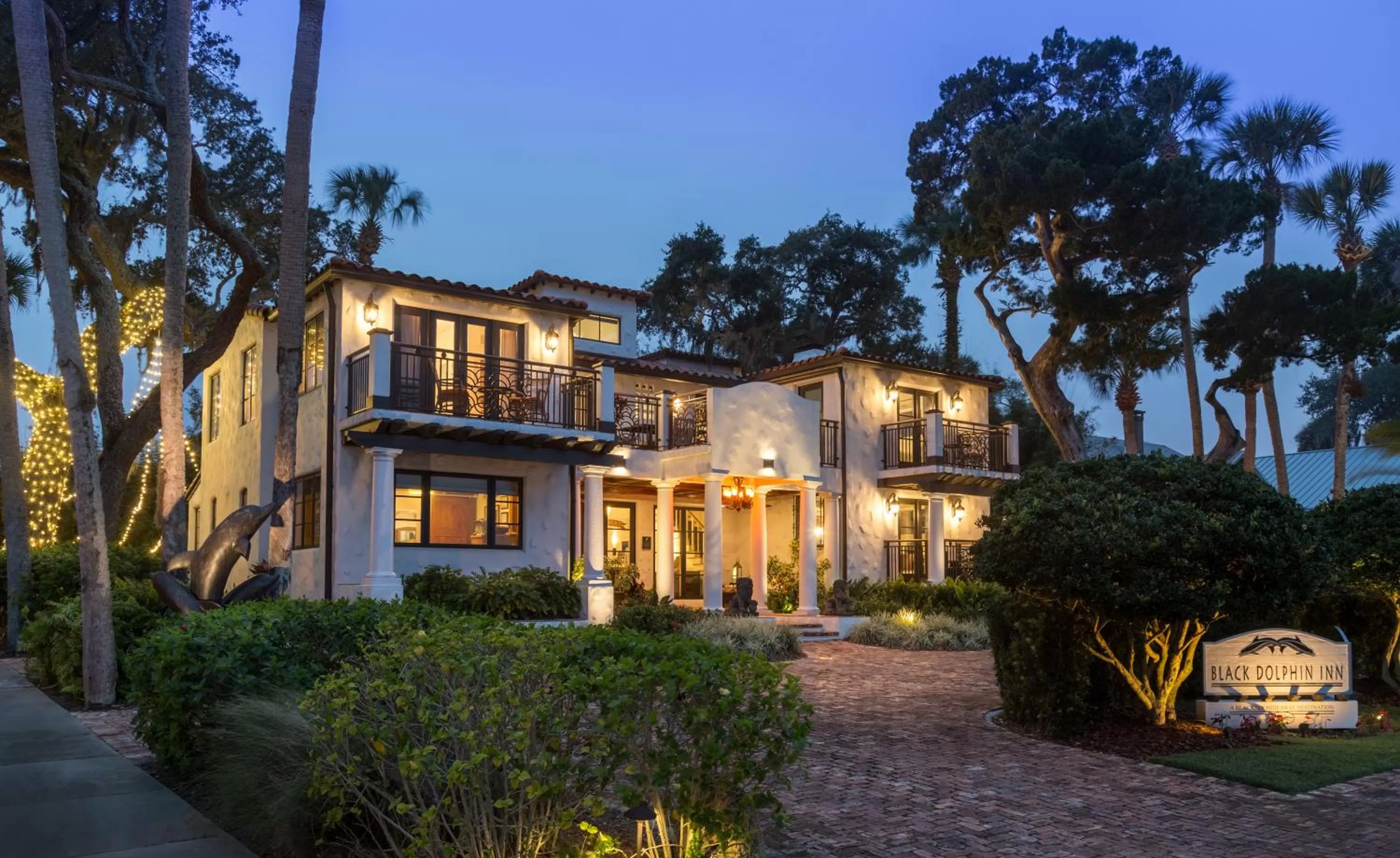 Facade/entrance in Black Dolphin Inn