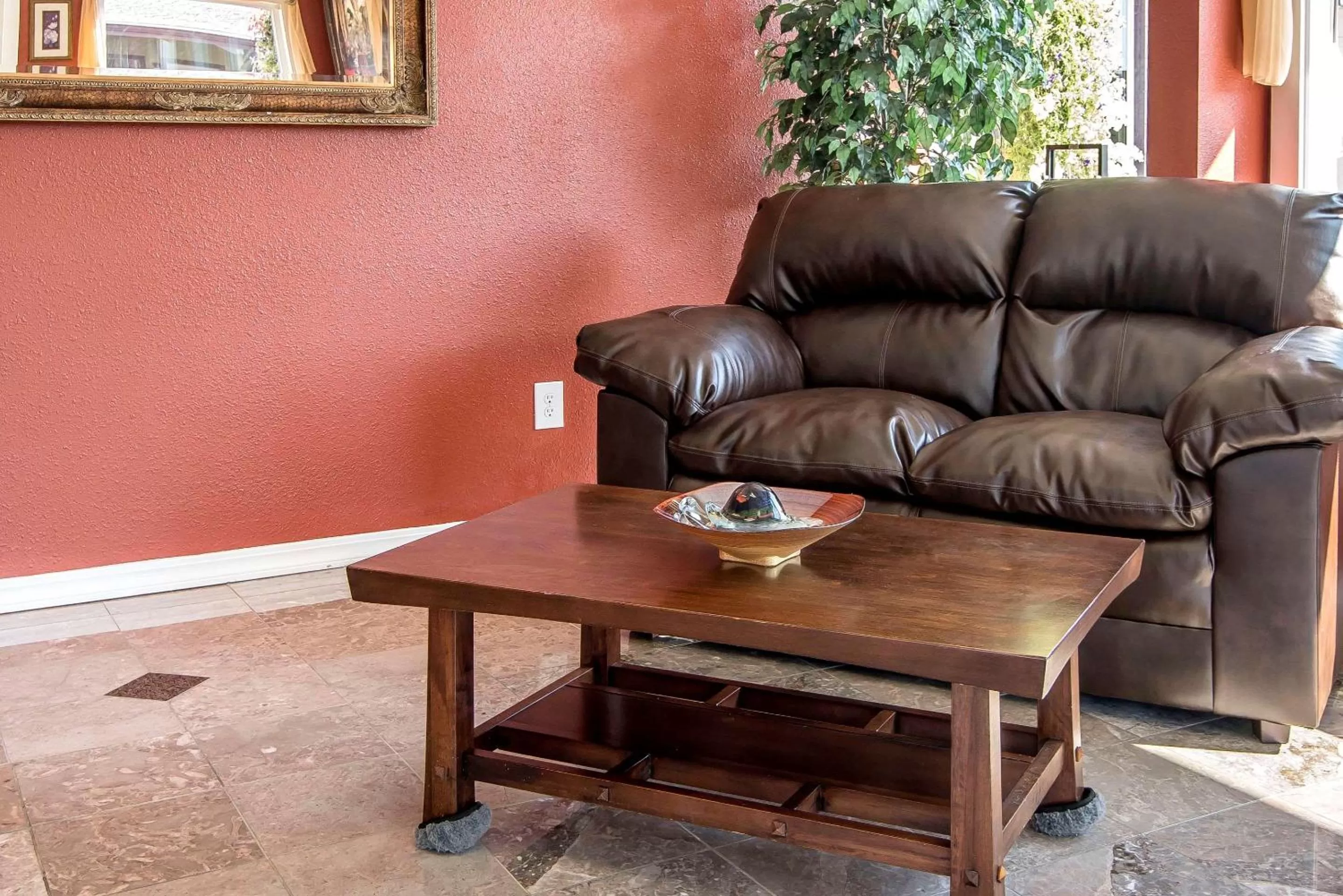 Lobby or reception in Rodeway Inn Medford South I-5