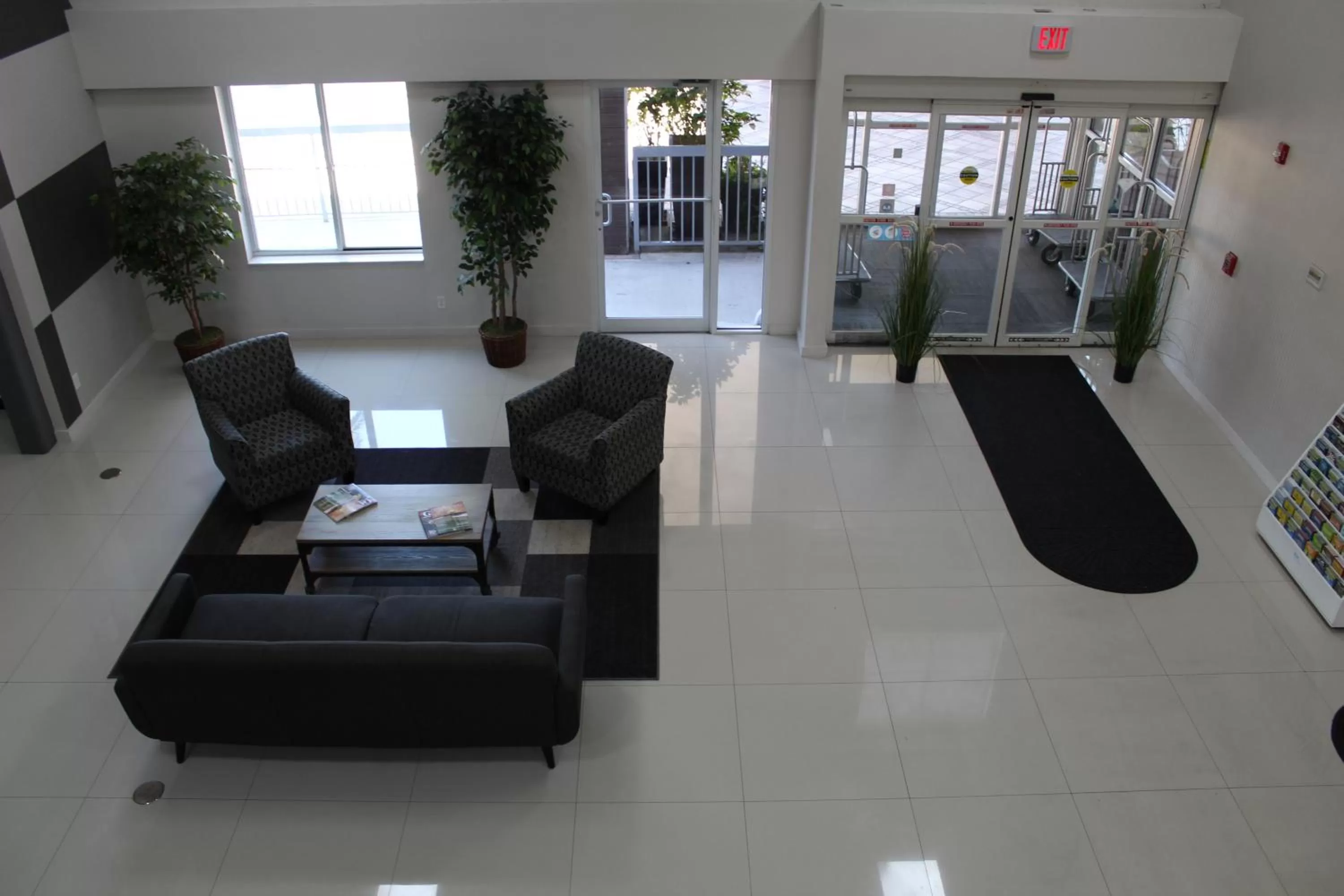 Lobby or reception in HoM, A Trademark Collection Hotel