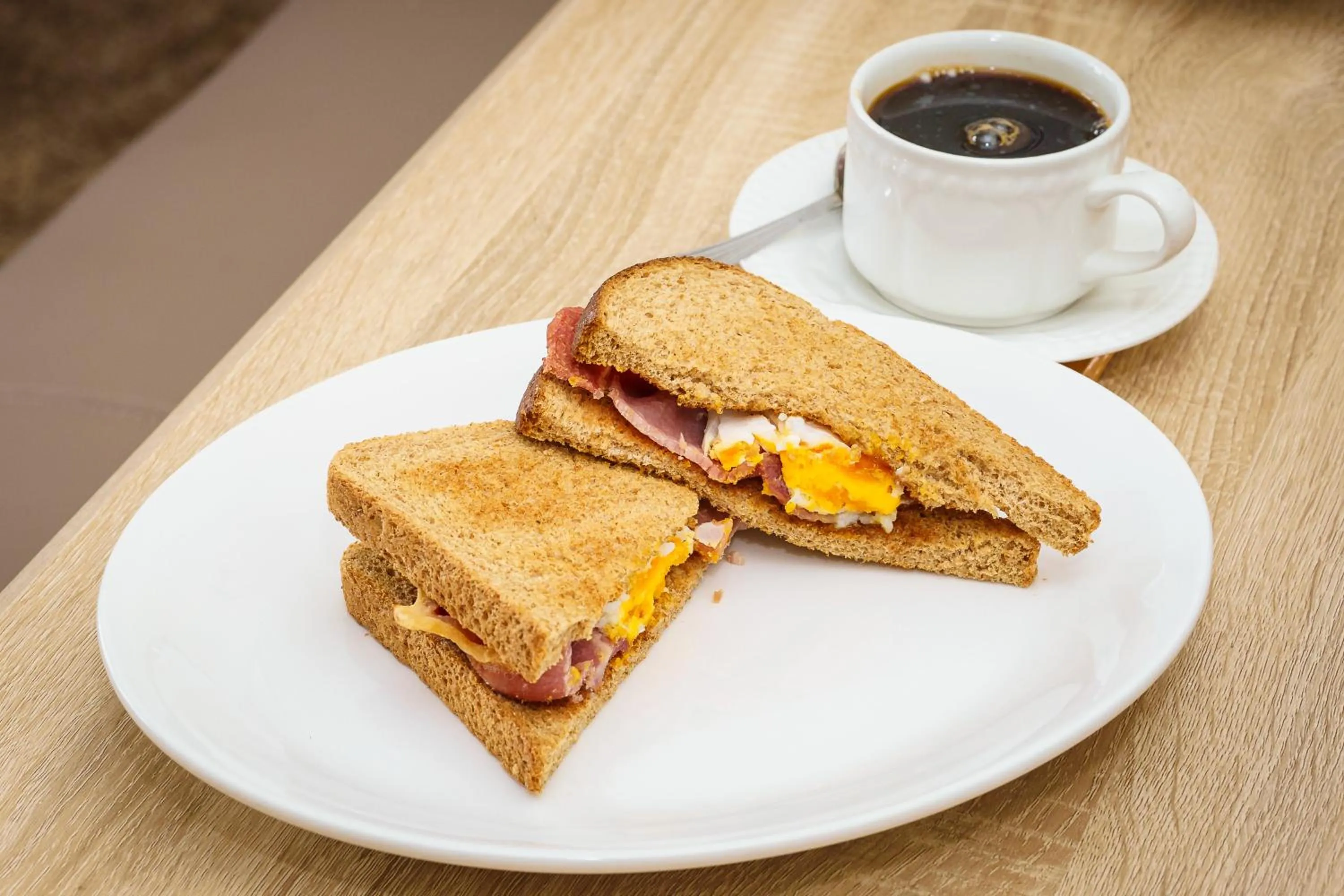 Food and drinks in St Andrews Hotel