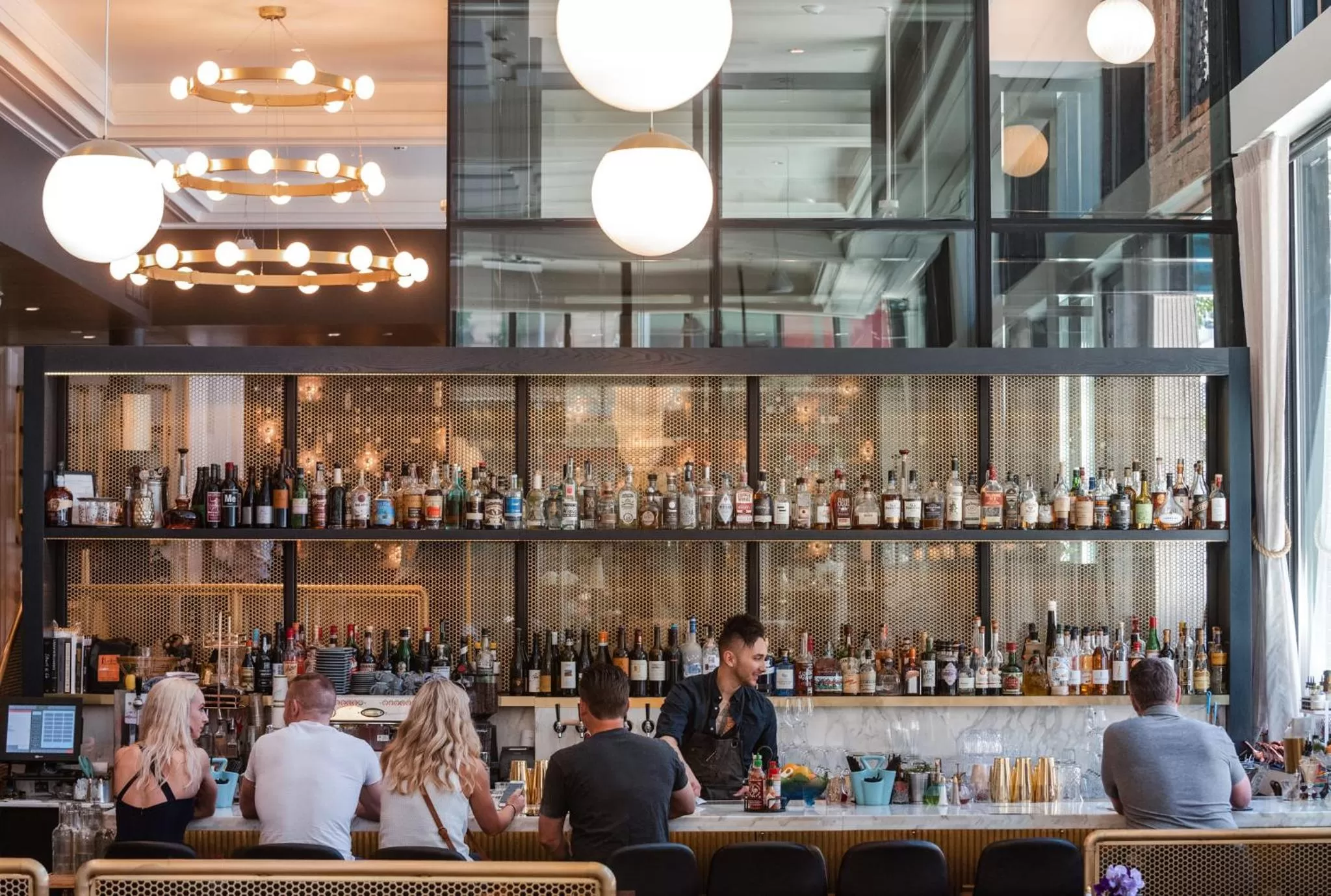 Restaurant/places to eat in The State Hotel