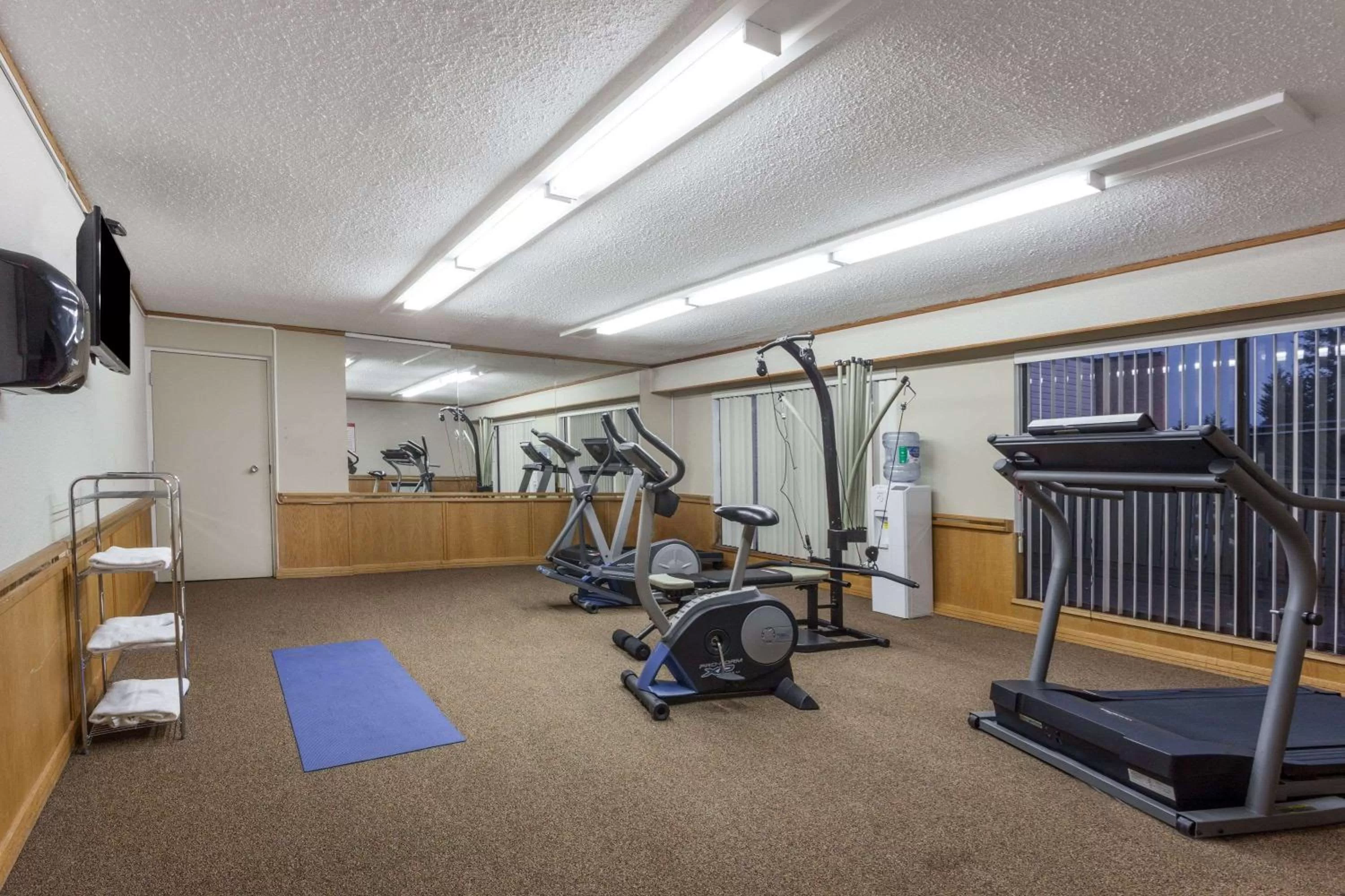 Fitness centre/facilities in Ramada by Wyndham Coquitlam