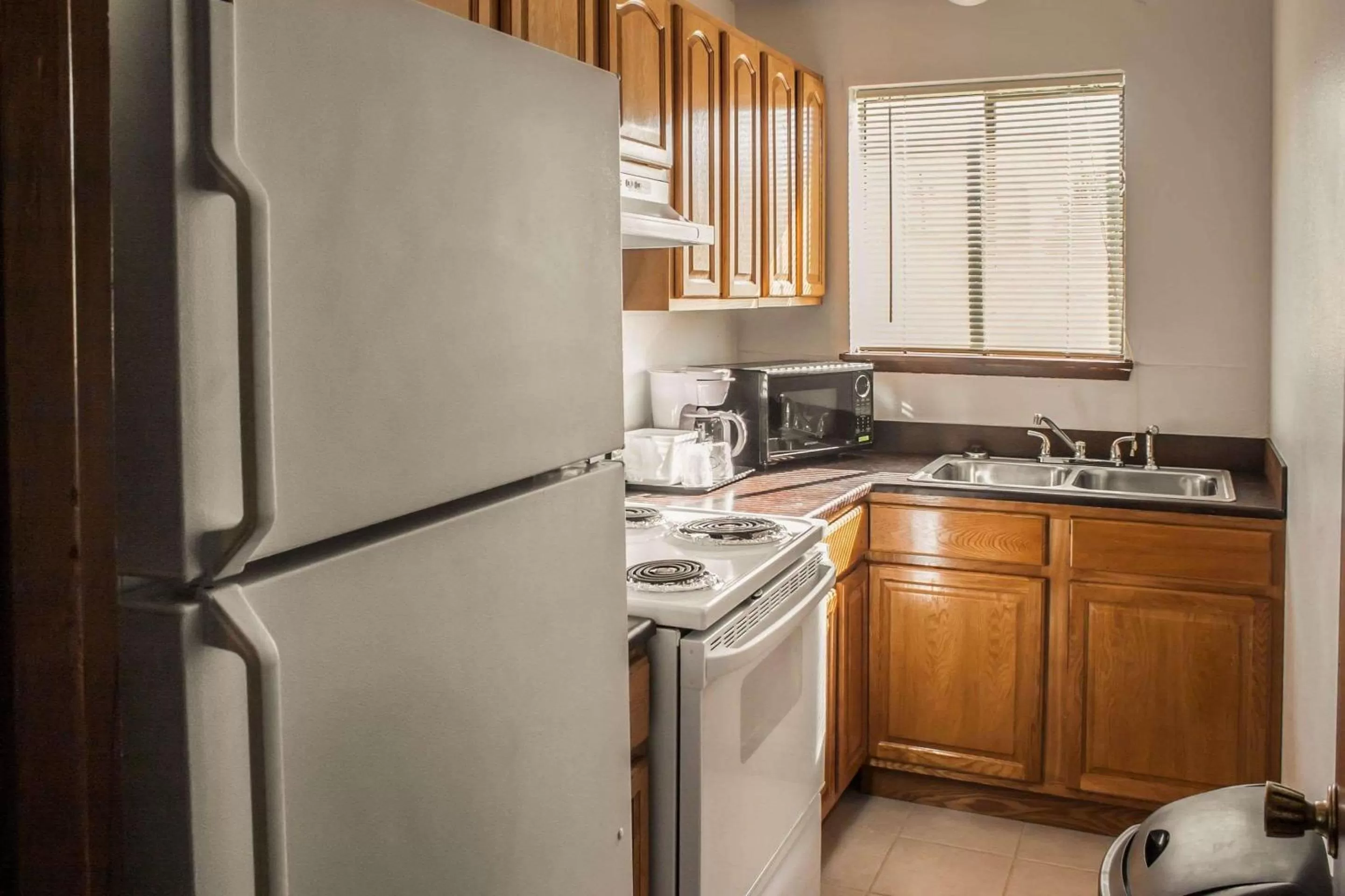 Photo of the whole room in Econo Lodge Inn & Suites Hoquiam