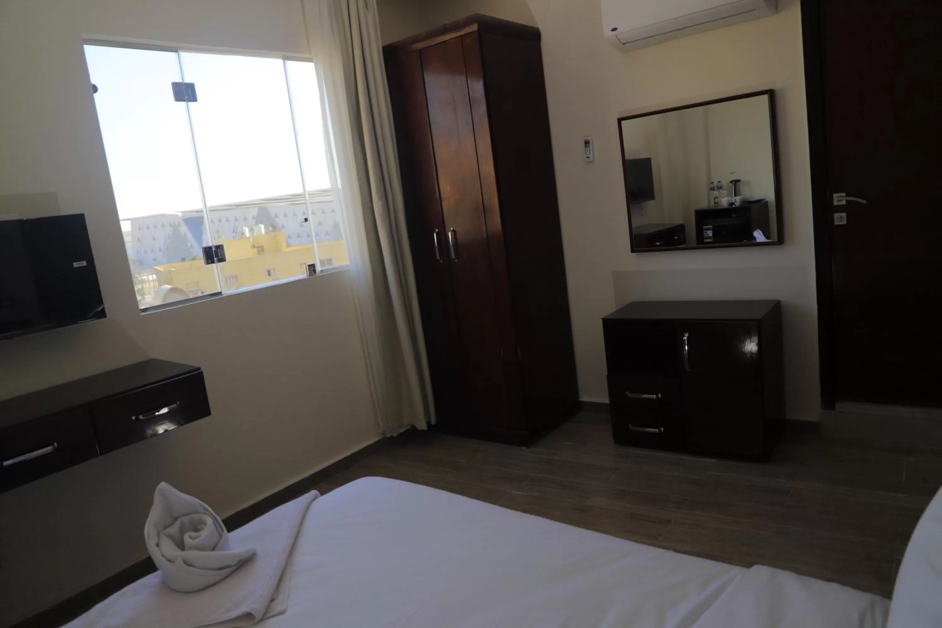 Communal lounge/ TV room, Bed in Jewel Grand Museum & Pyramids View