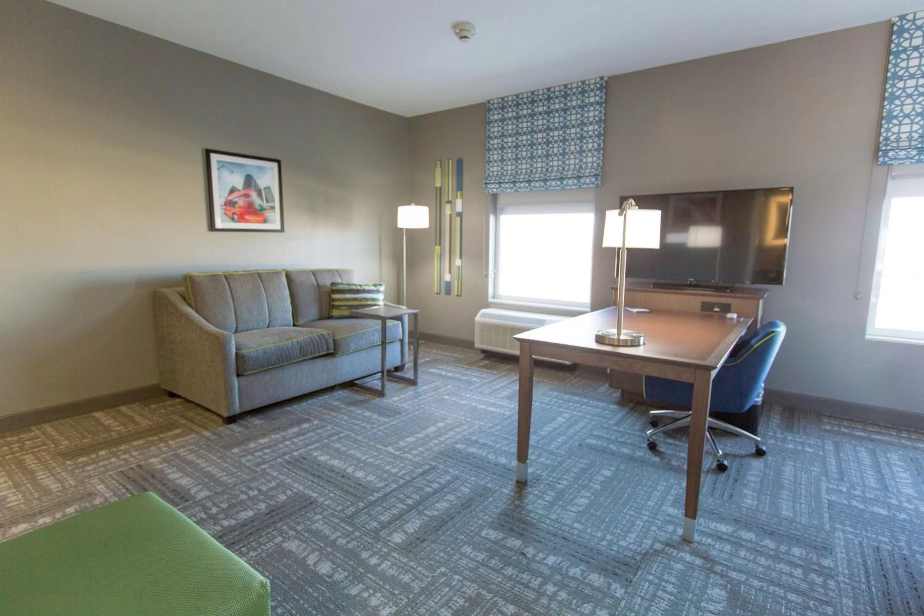 Bedroom in Hampton Inn & Suites Stroud