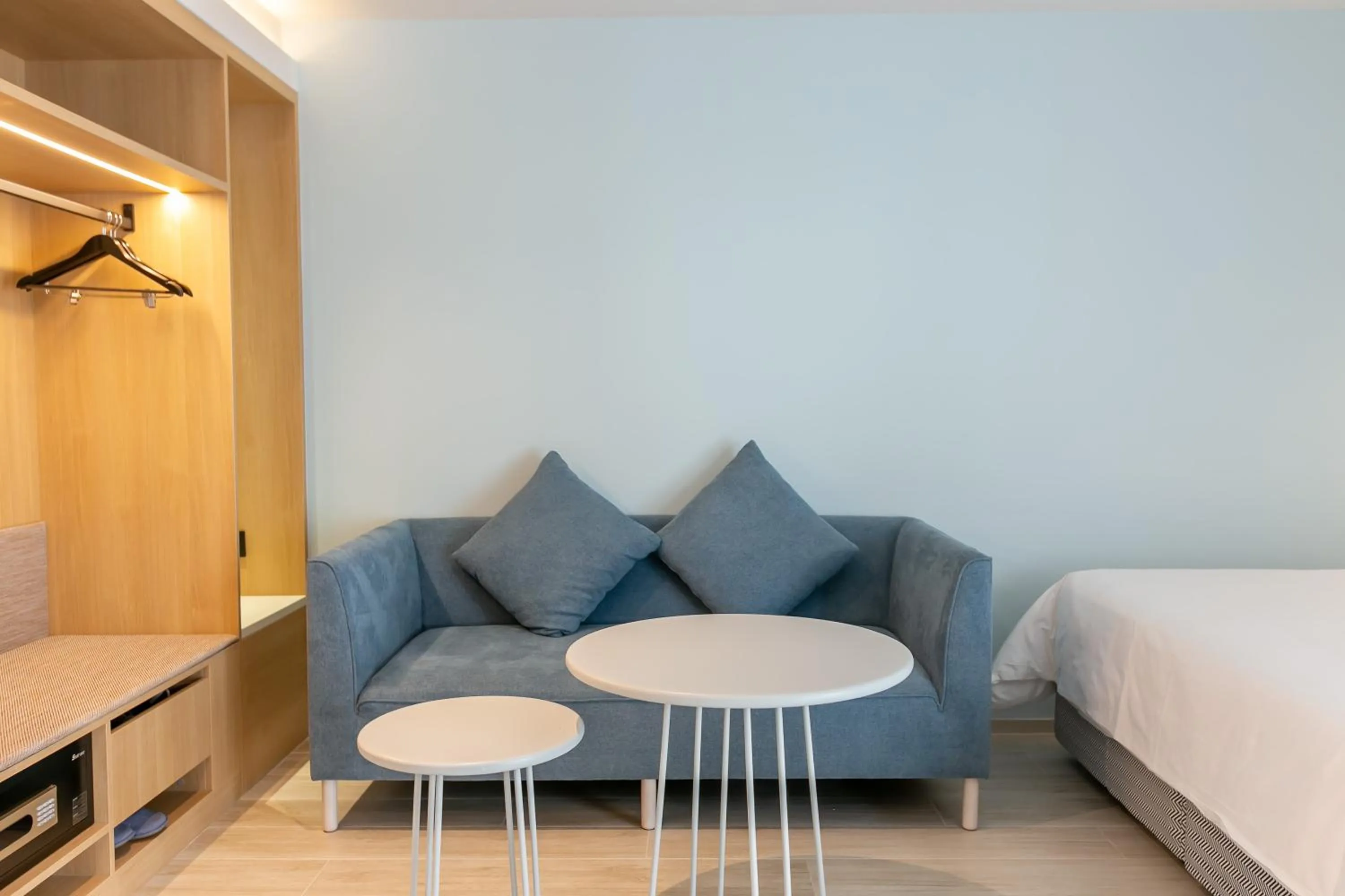 Seating area, Bed in The SACHA Apart-Hotel Thonglor