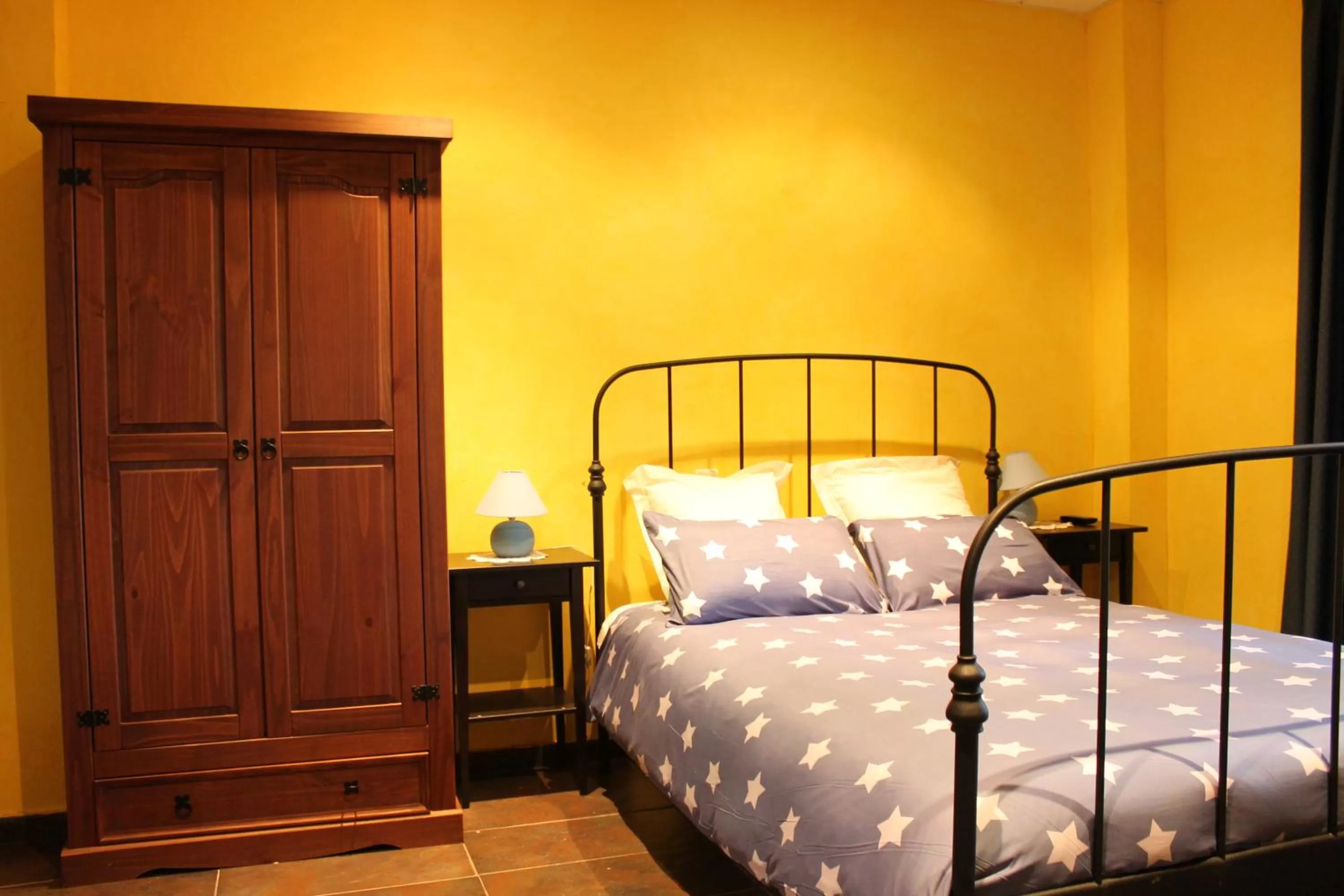 Bed in Hotel Restaurante Sonsoles