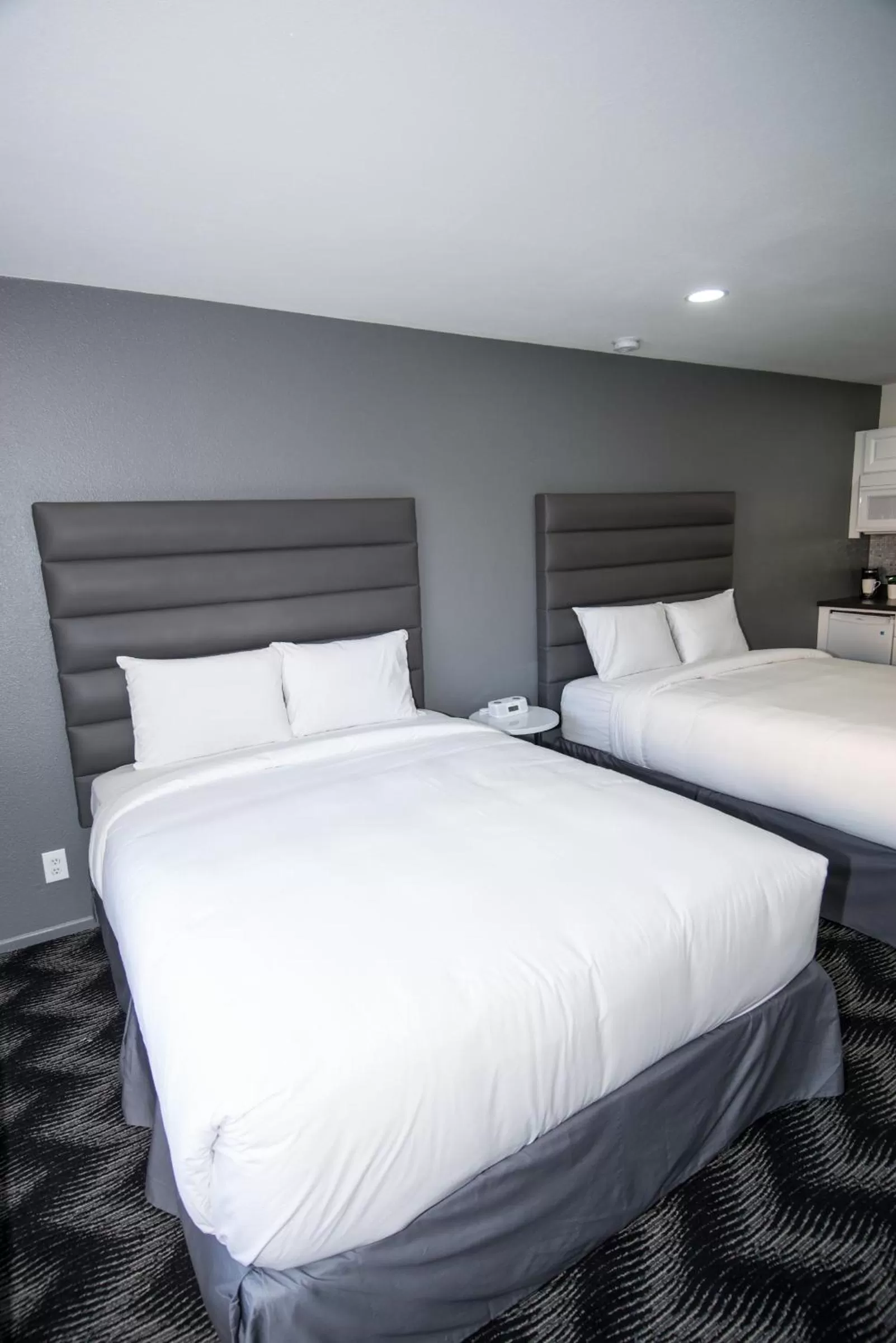 Kitchen or kitchenette, Bed in Siegel Select LV Strip-Convention Center