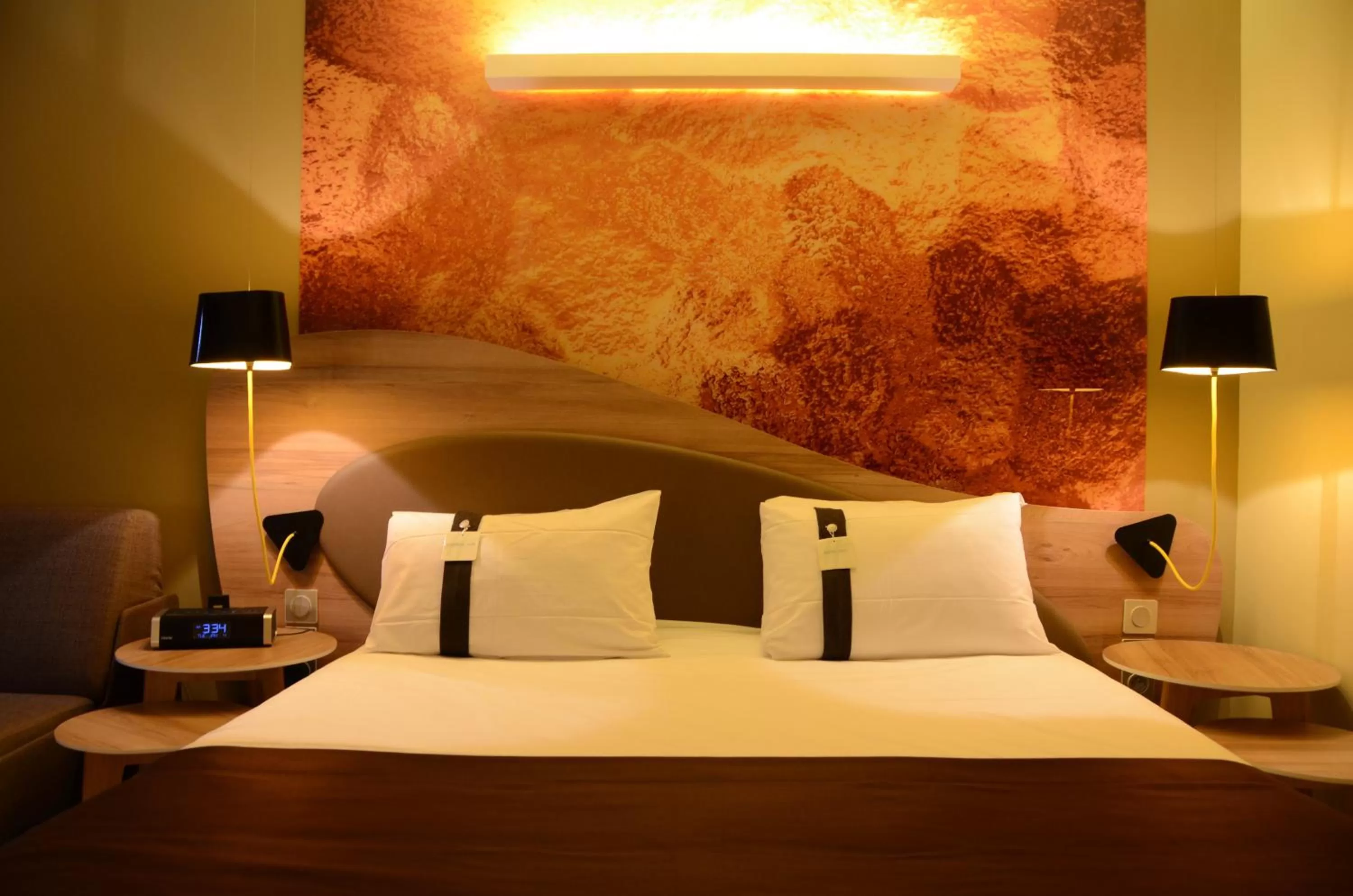 Photo of the whole room, Bed in Holiday Inn Reims Centre by IHG