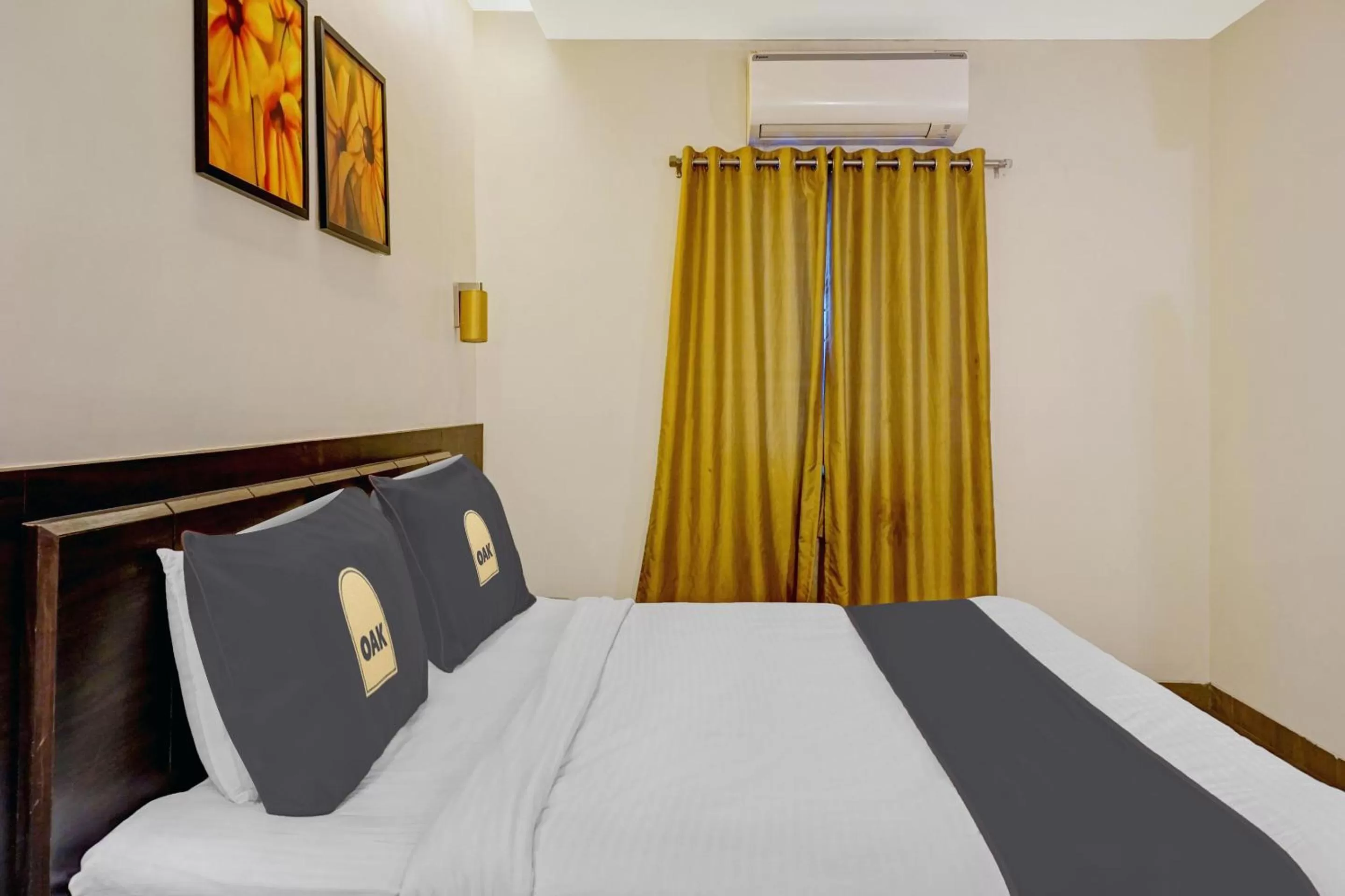 Deluxe Room in Omkar Executive