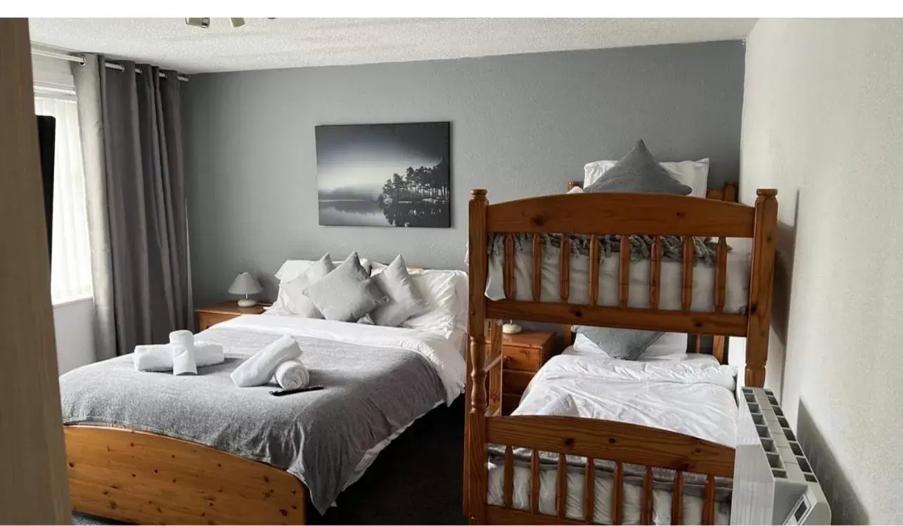 1 double and 1 full size bunk bed in The Wilton Hotel 1 double and 1 full size bunk bed in The Wilton Hotel