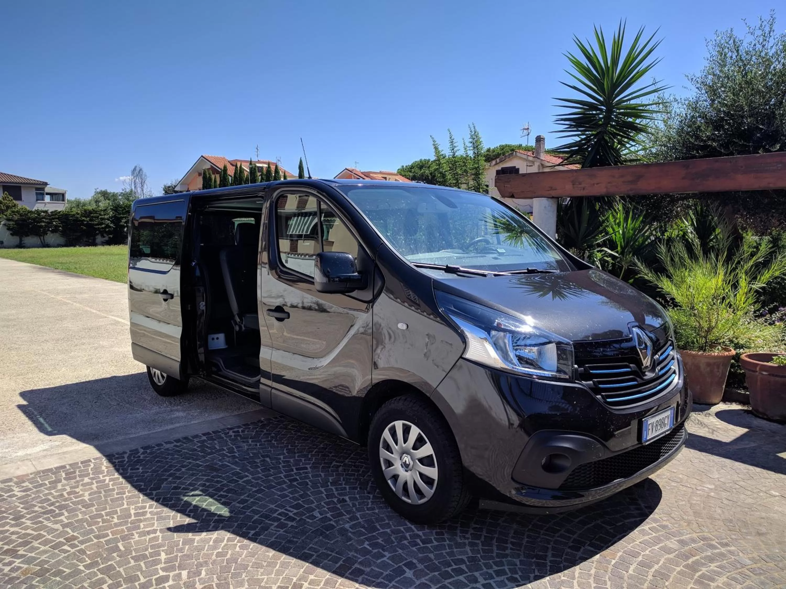 Restaurant/places to eat in EURO HOUSE INN airport