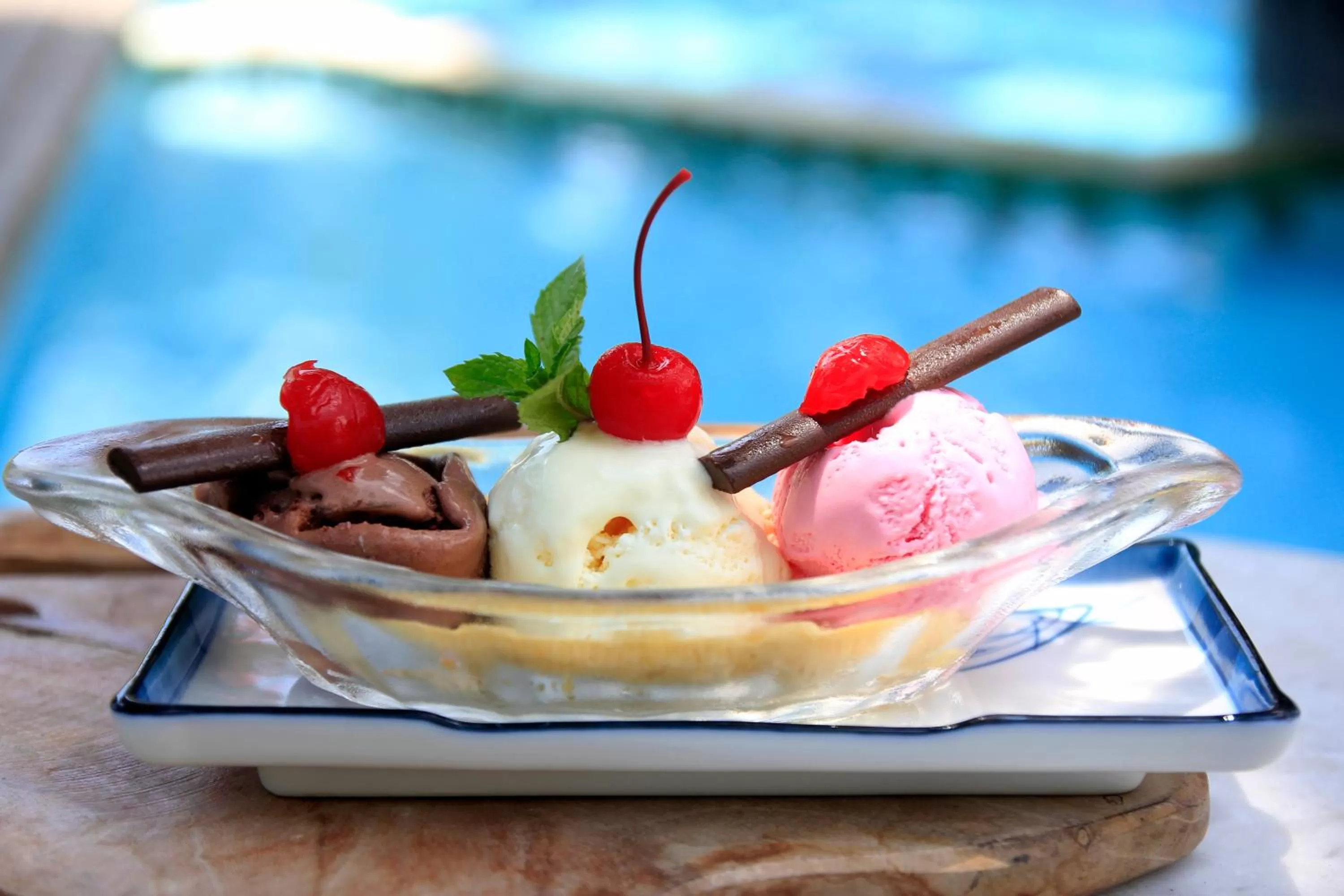 Restaurant/places to eat in The Cakra Hotel