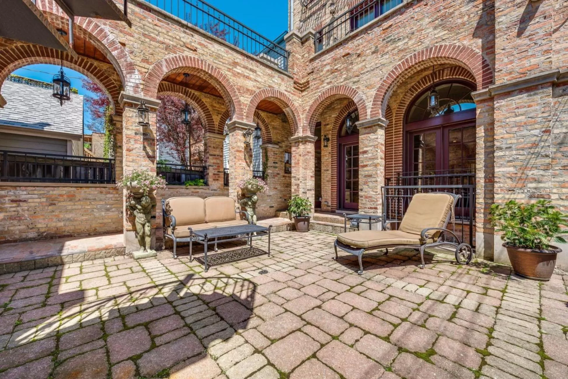 Patio in Villa D' Citta