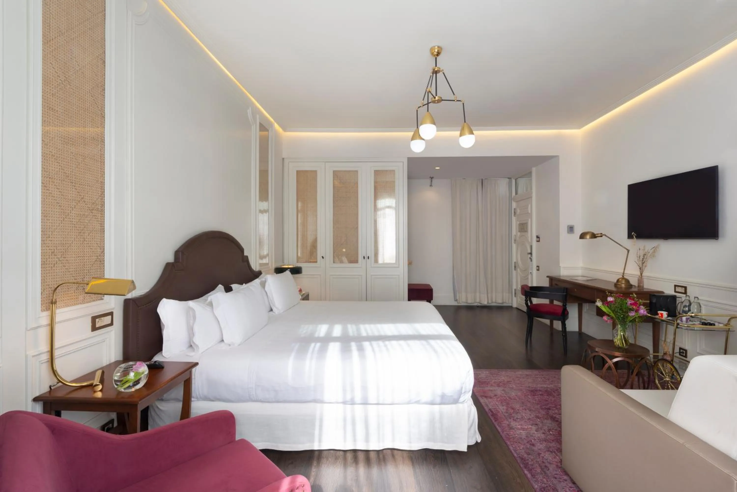 Bedroom, Bed in Boutique Hotel H10 Villa de la Reina