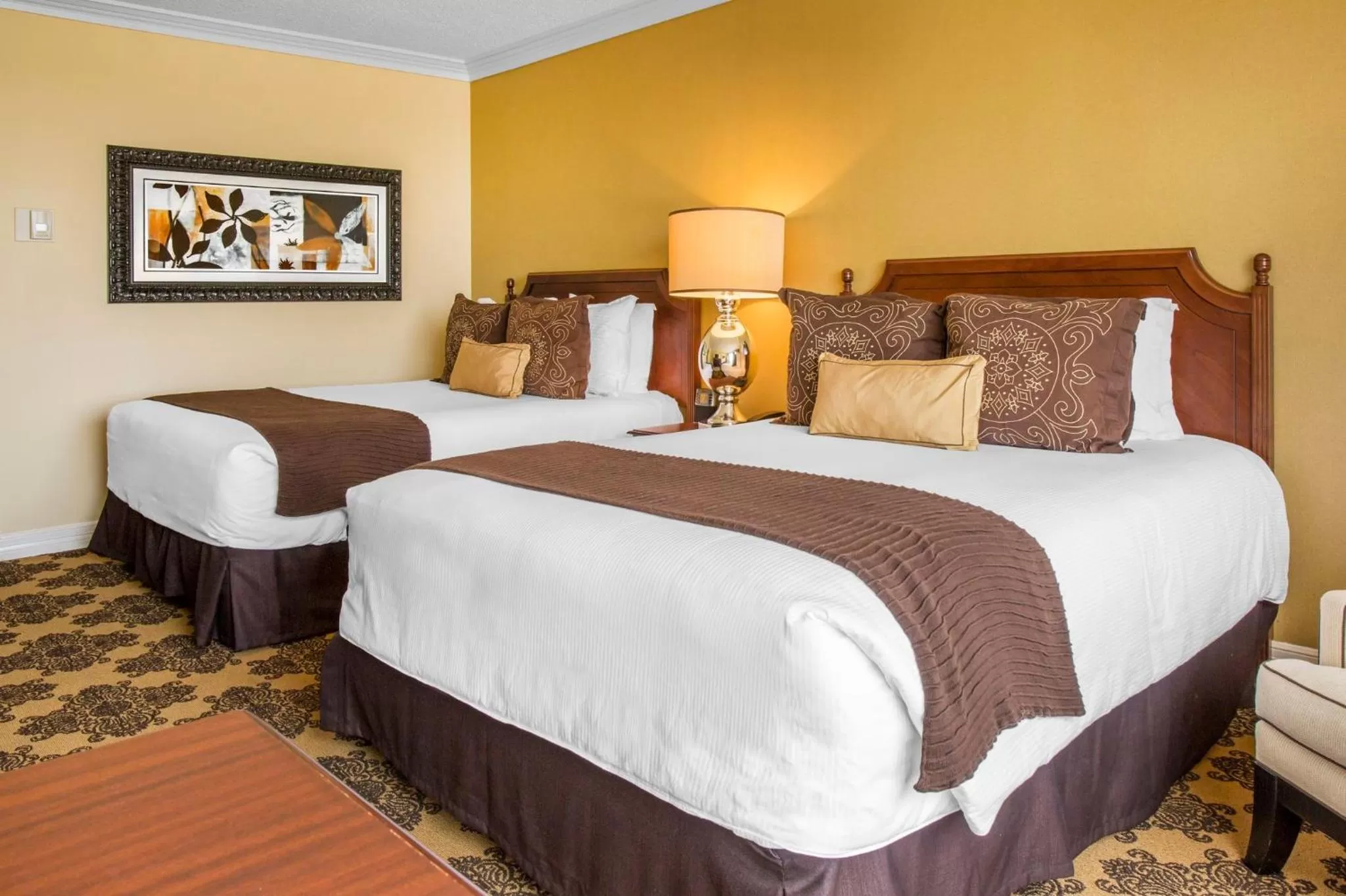 Bed in Omni Houston Hotel