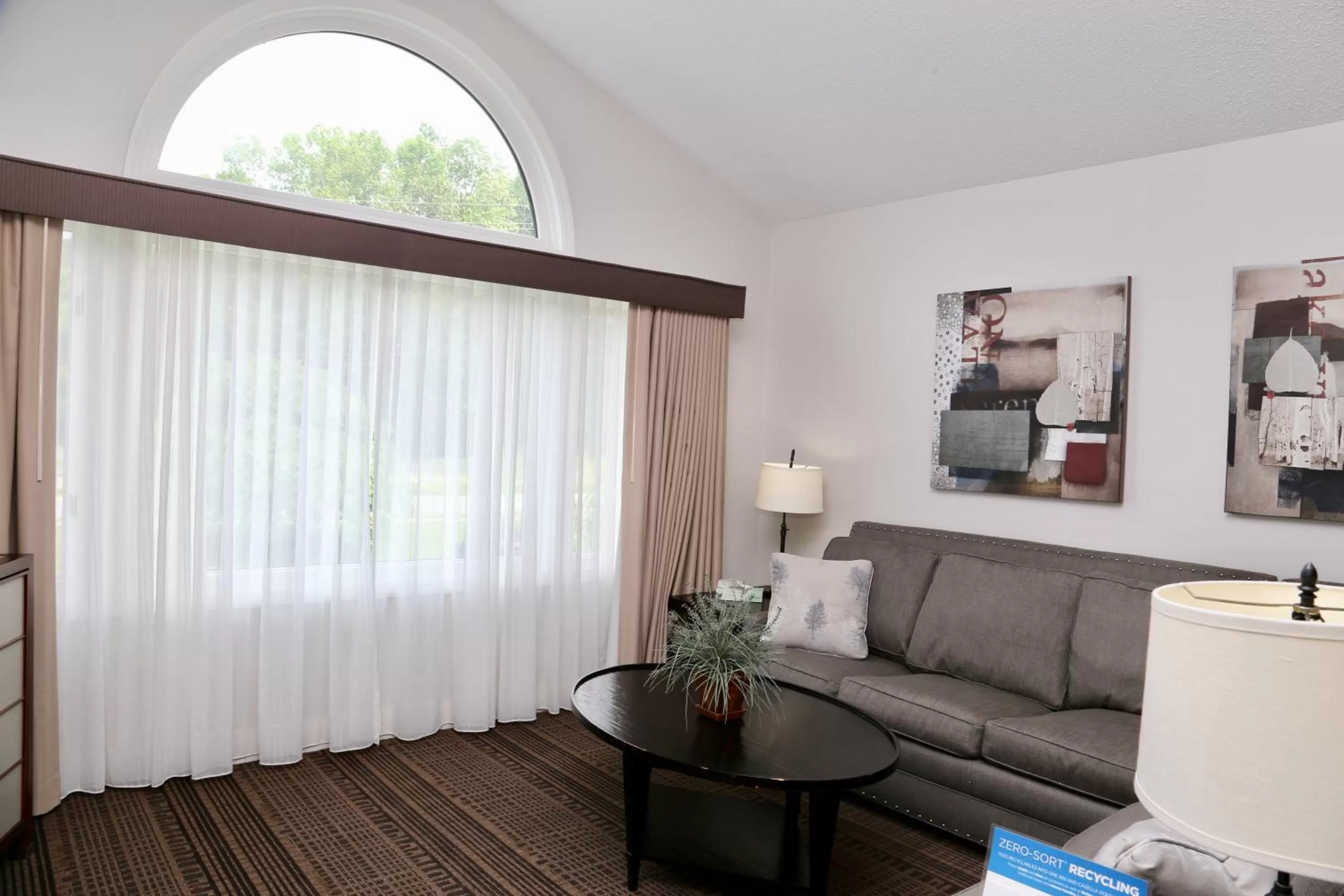 Seating area in Fairbanks Inn