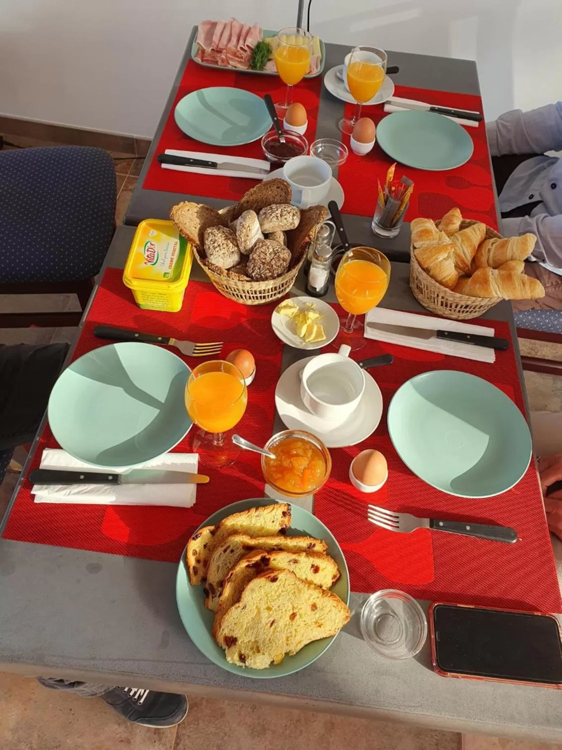 Breakfast in Suites Sunny hill