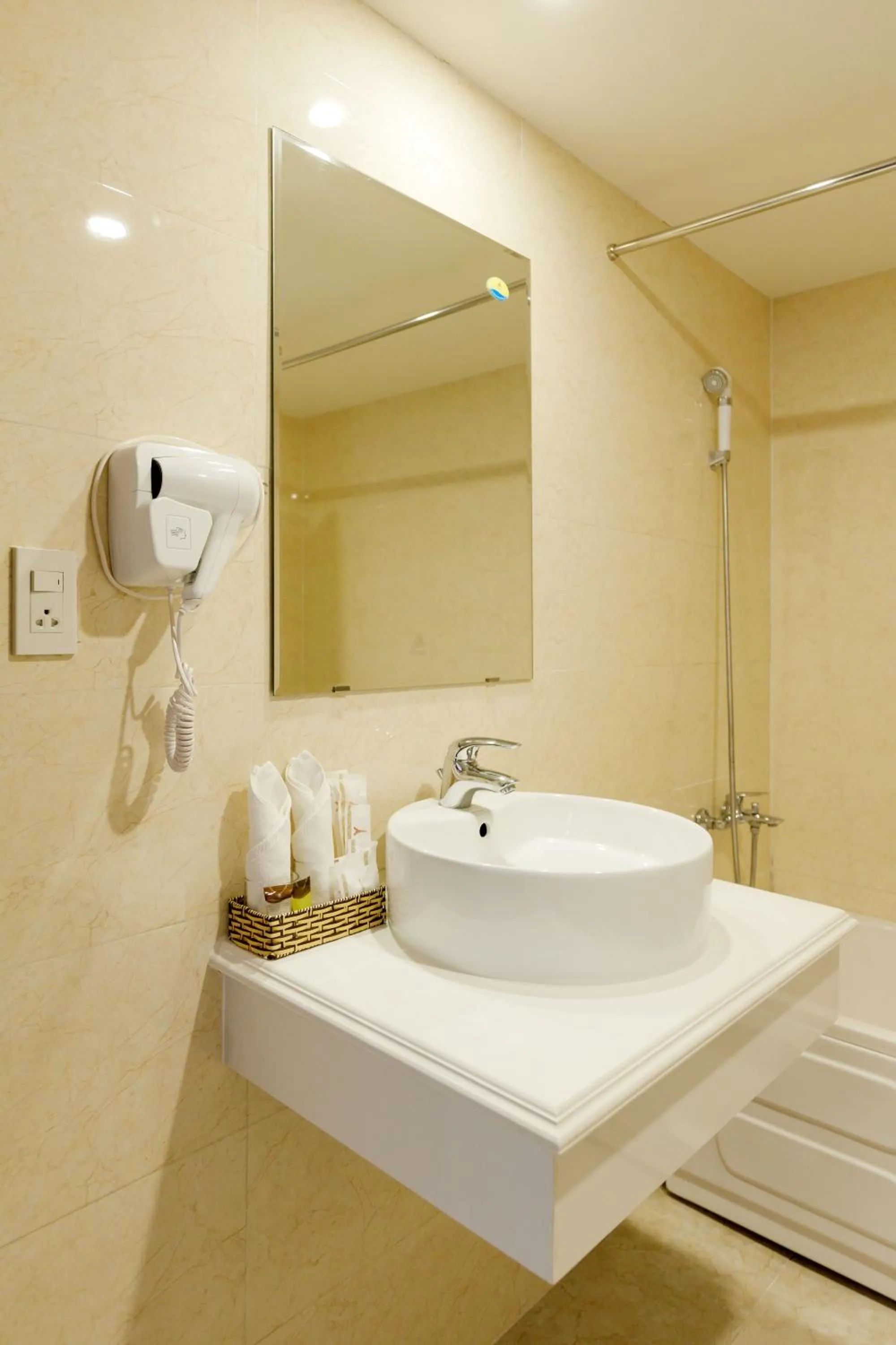 Bathroom in Paris Luxury Hotel & Apartment Nha Trang