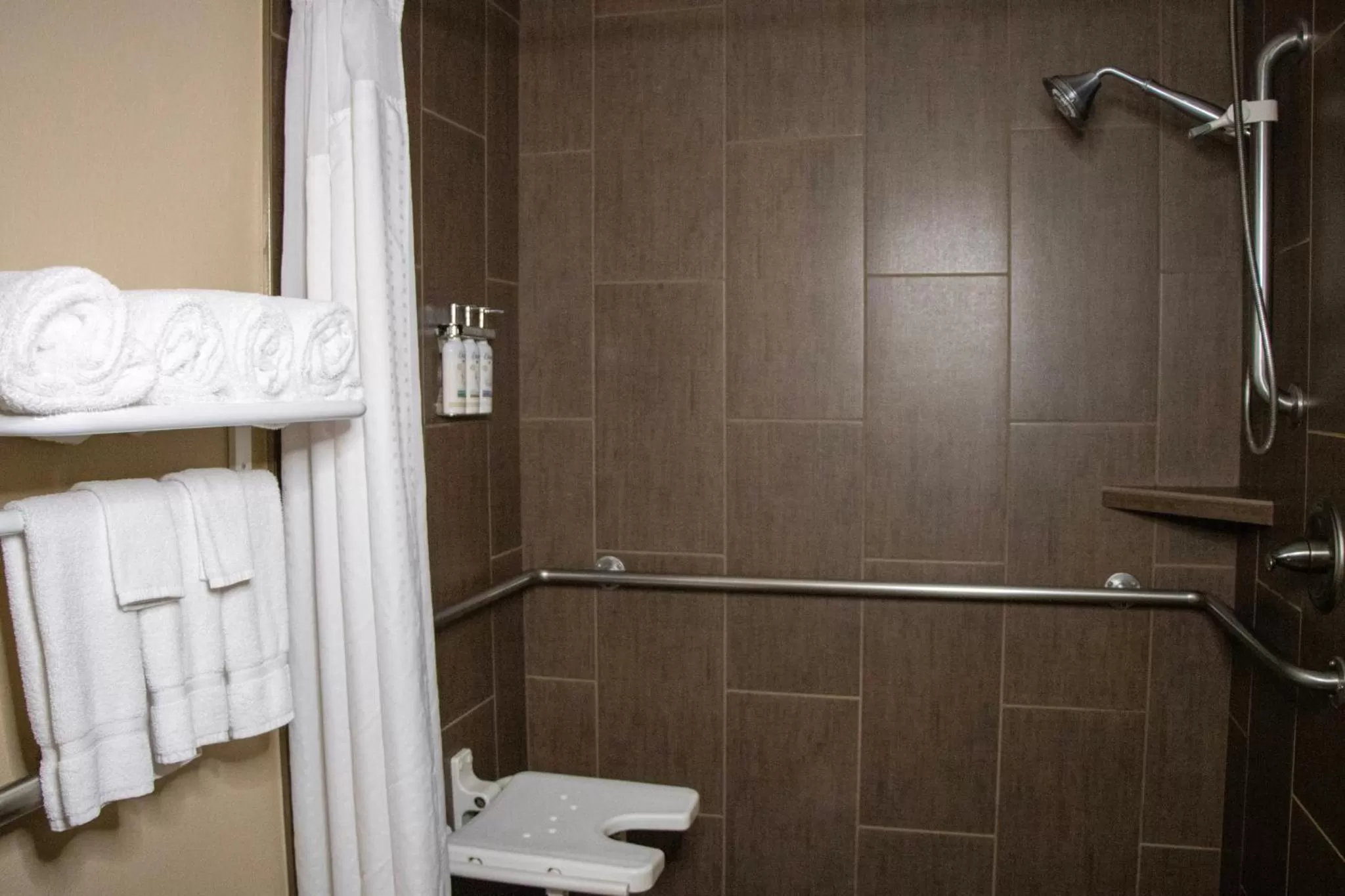 Bathroom in Holiday Inn Express Walla Walla by IHG
