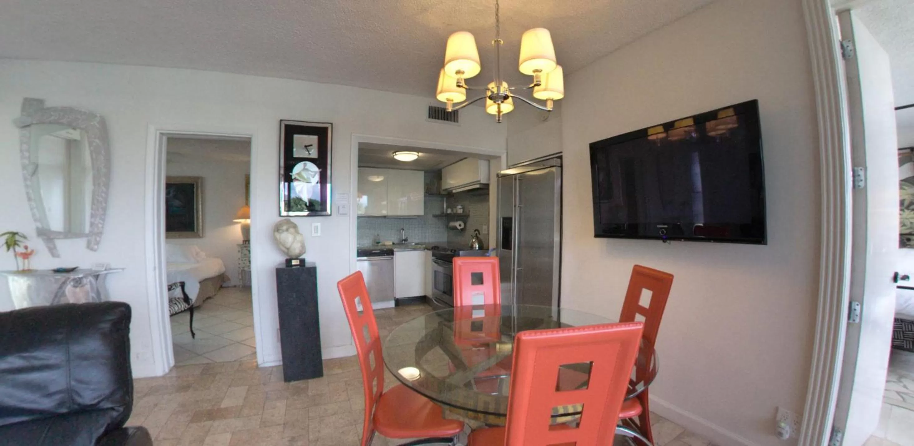 Spring in Manhattan Tower Apartment Hotel