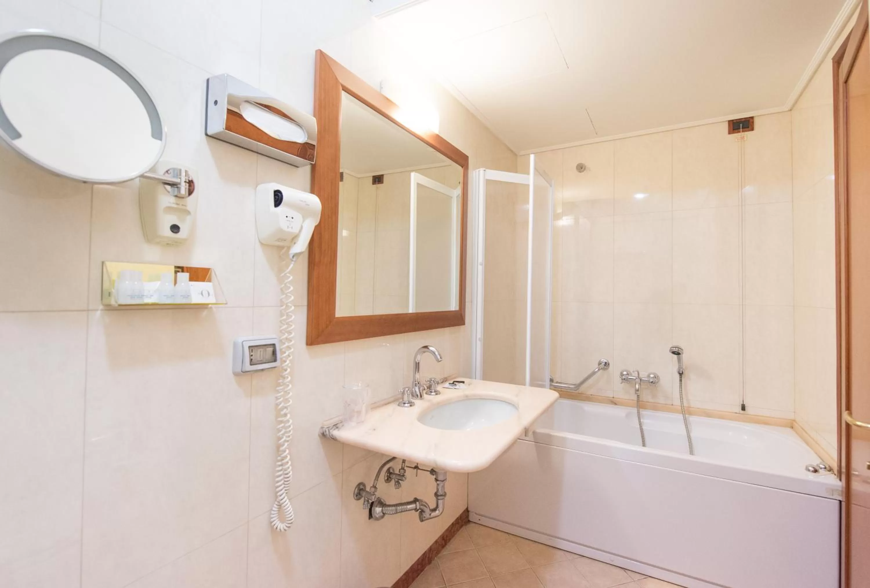 Bathroom in Diana Park Hotel