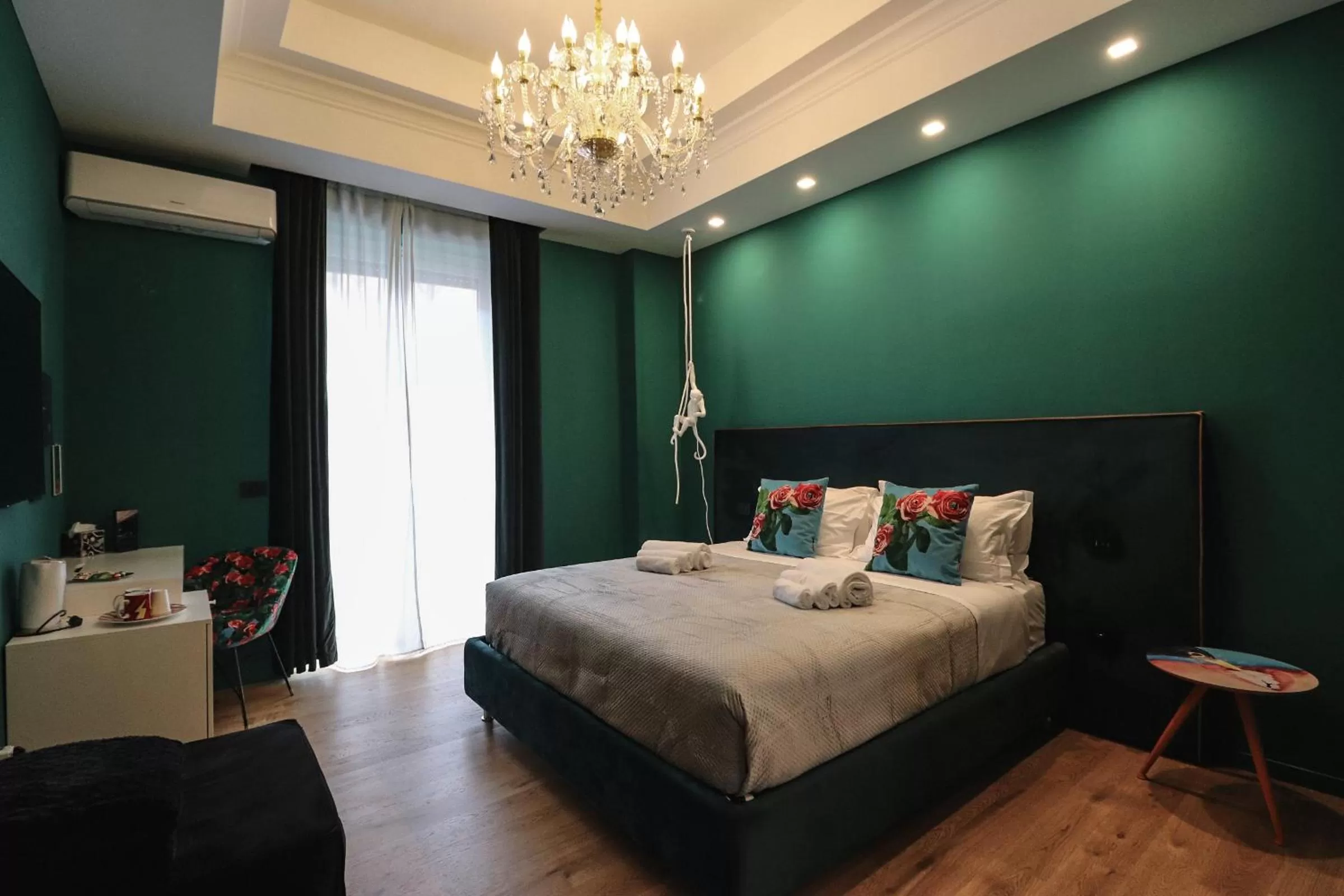 Bed in Aron Only Suites Bed and Breakfast