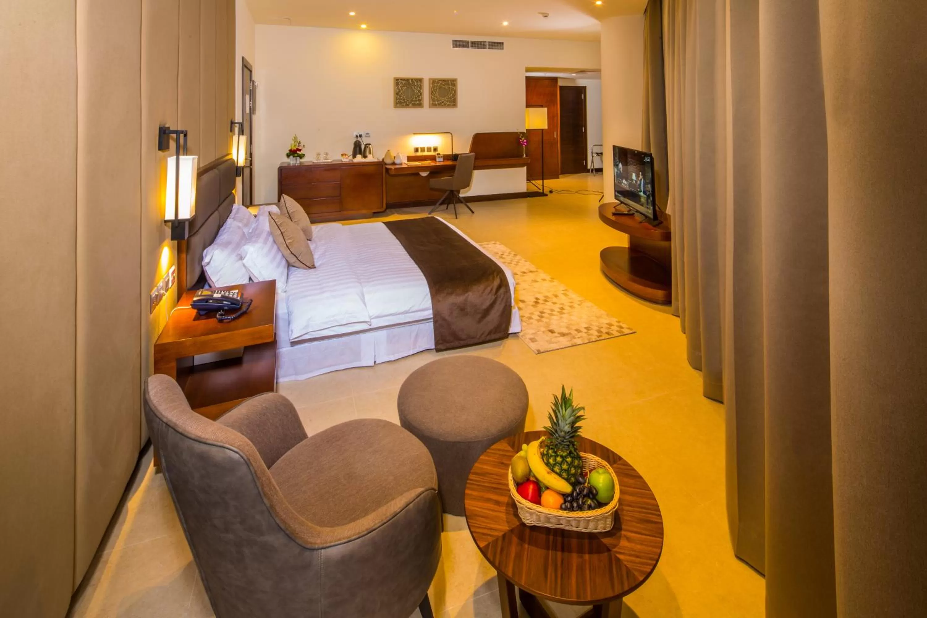 Photo of the whole room, Bed in Arch Hotel