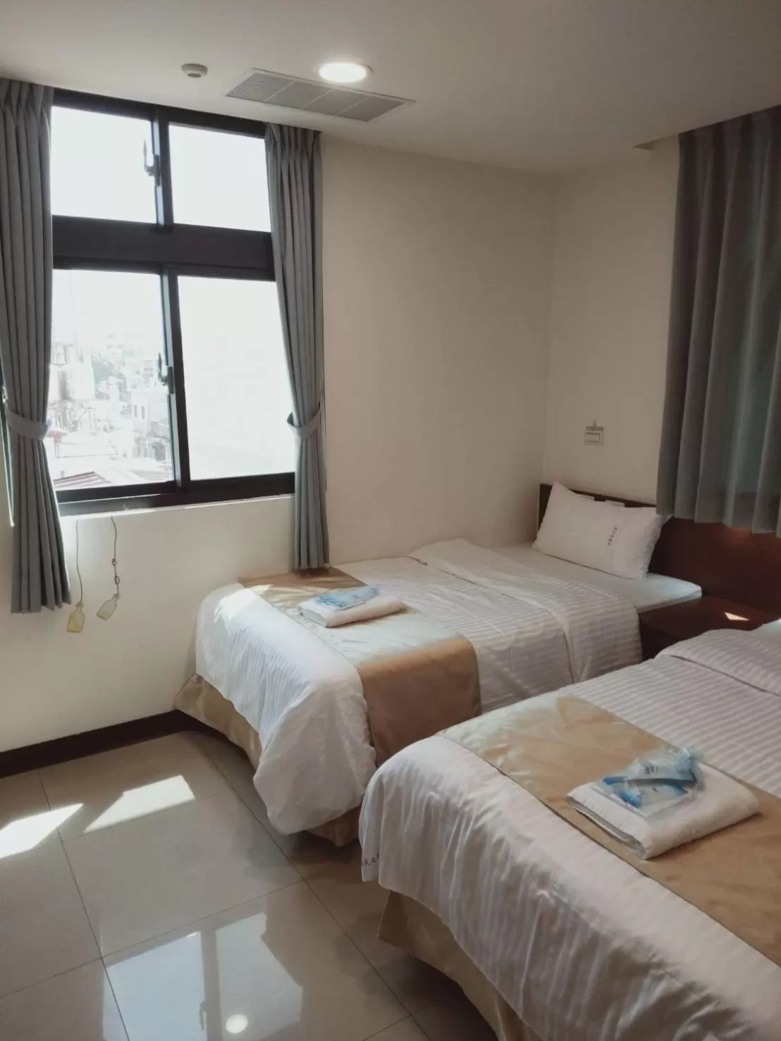 Photo of the whole room, Bed in Frank B&B