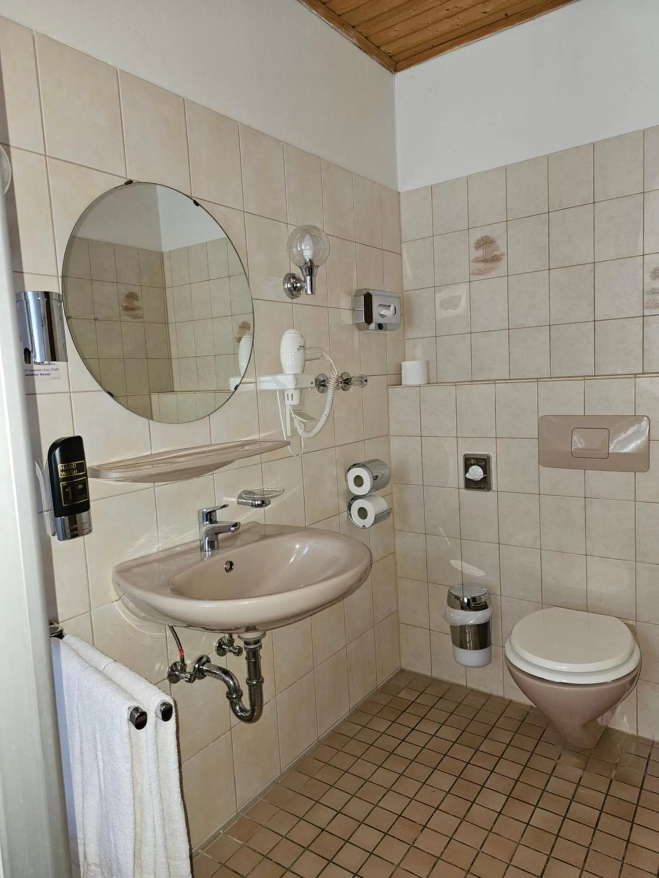 Bath in Gasthof Klement