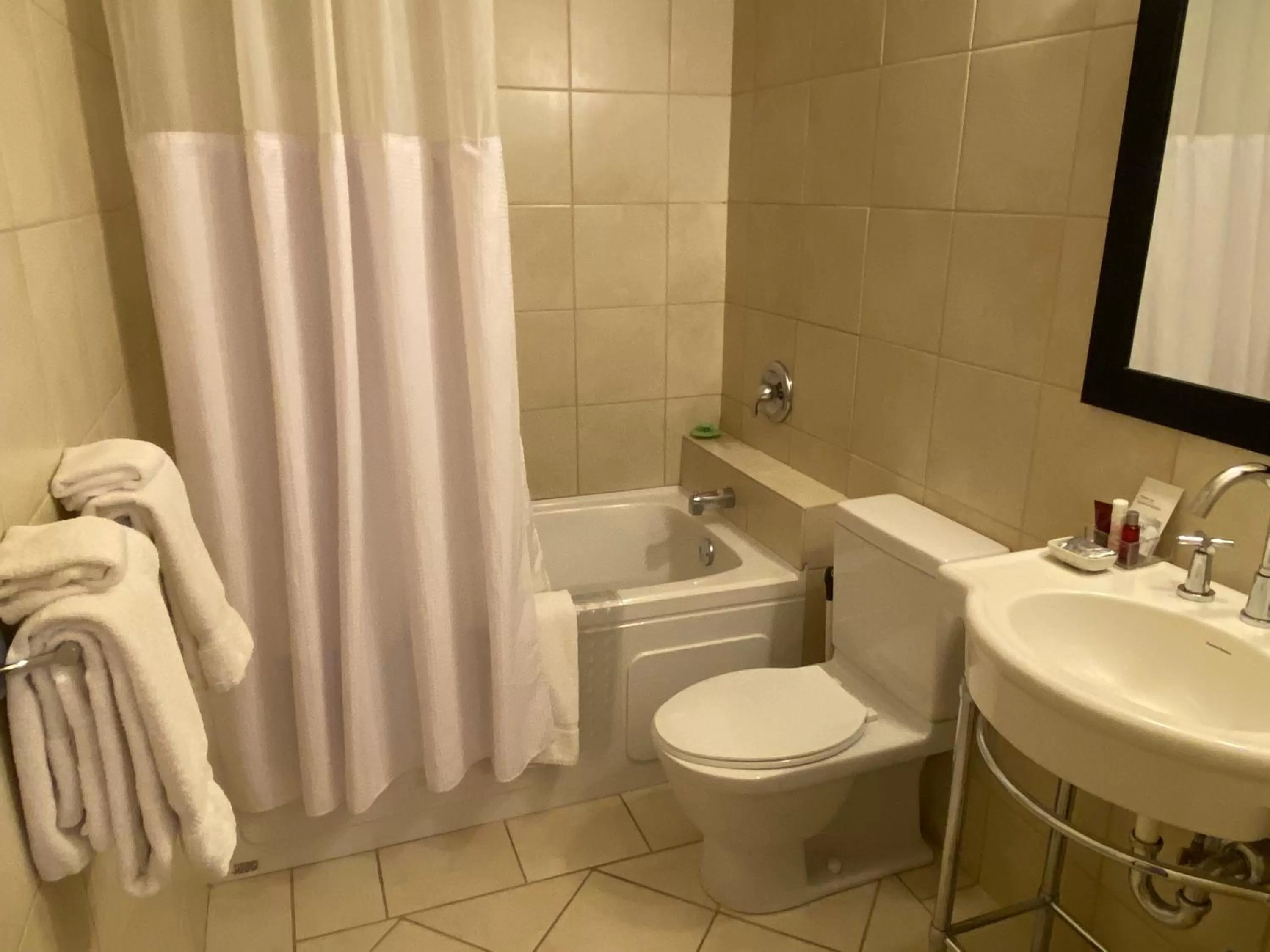 Bathroom in Barclay House Bed and Breakfast