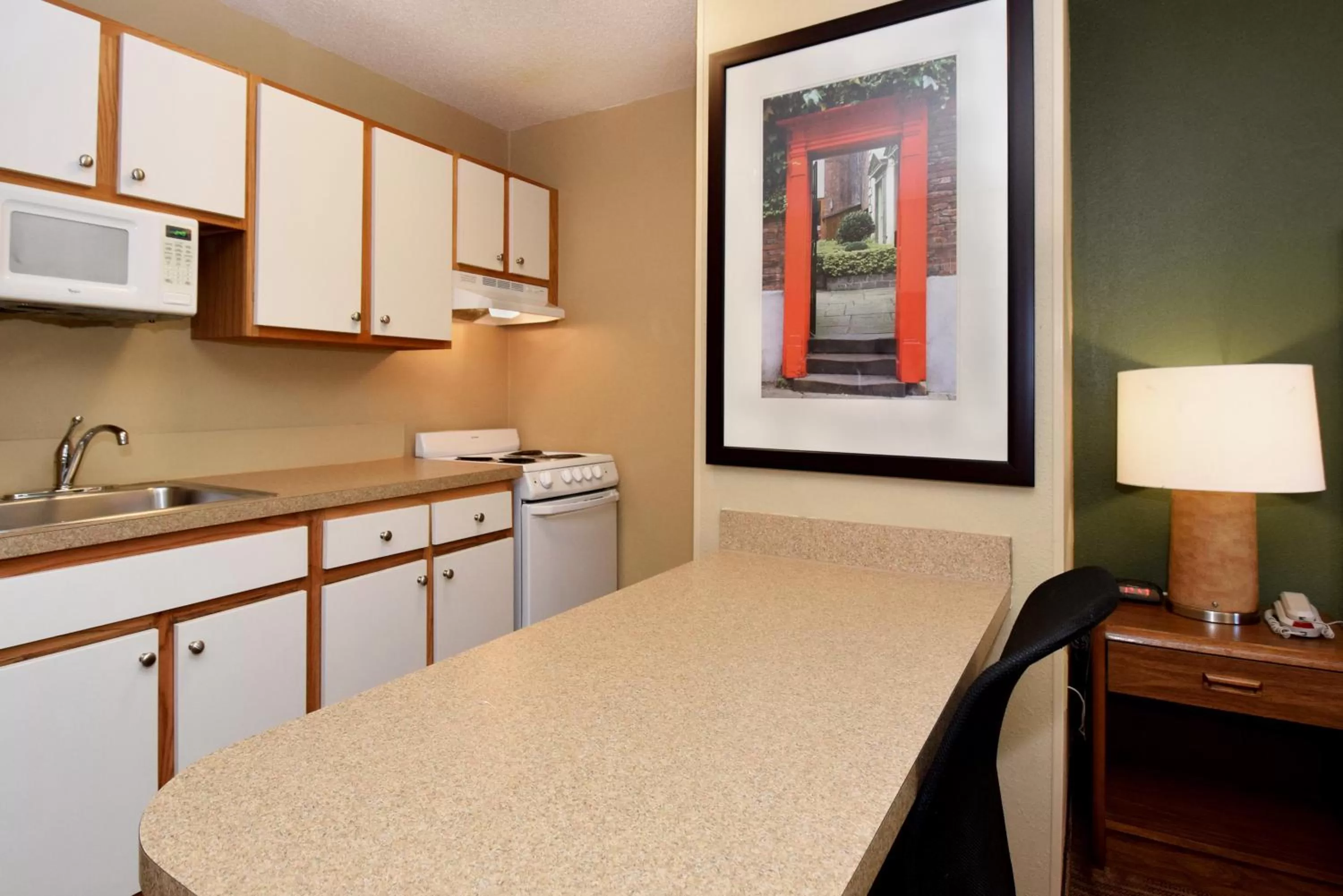 Kitchen or kitchenette, Kitchen/Kitchenette in Extended Stay America Suites - Jacksonville - Lenoir Avenue South